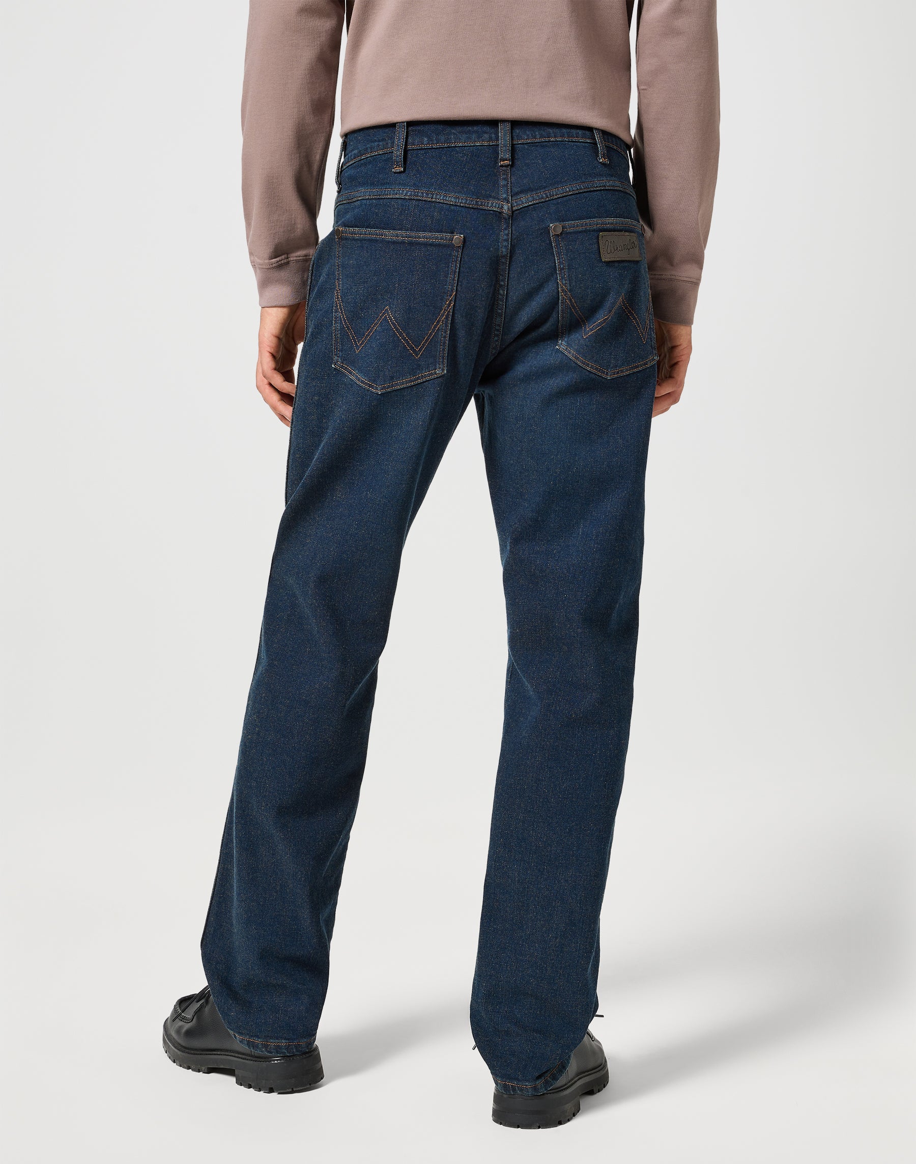 Frontier in Coal Dust Jeans Wrangler   