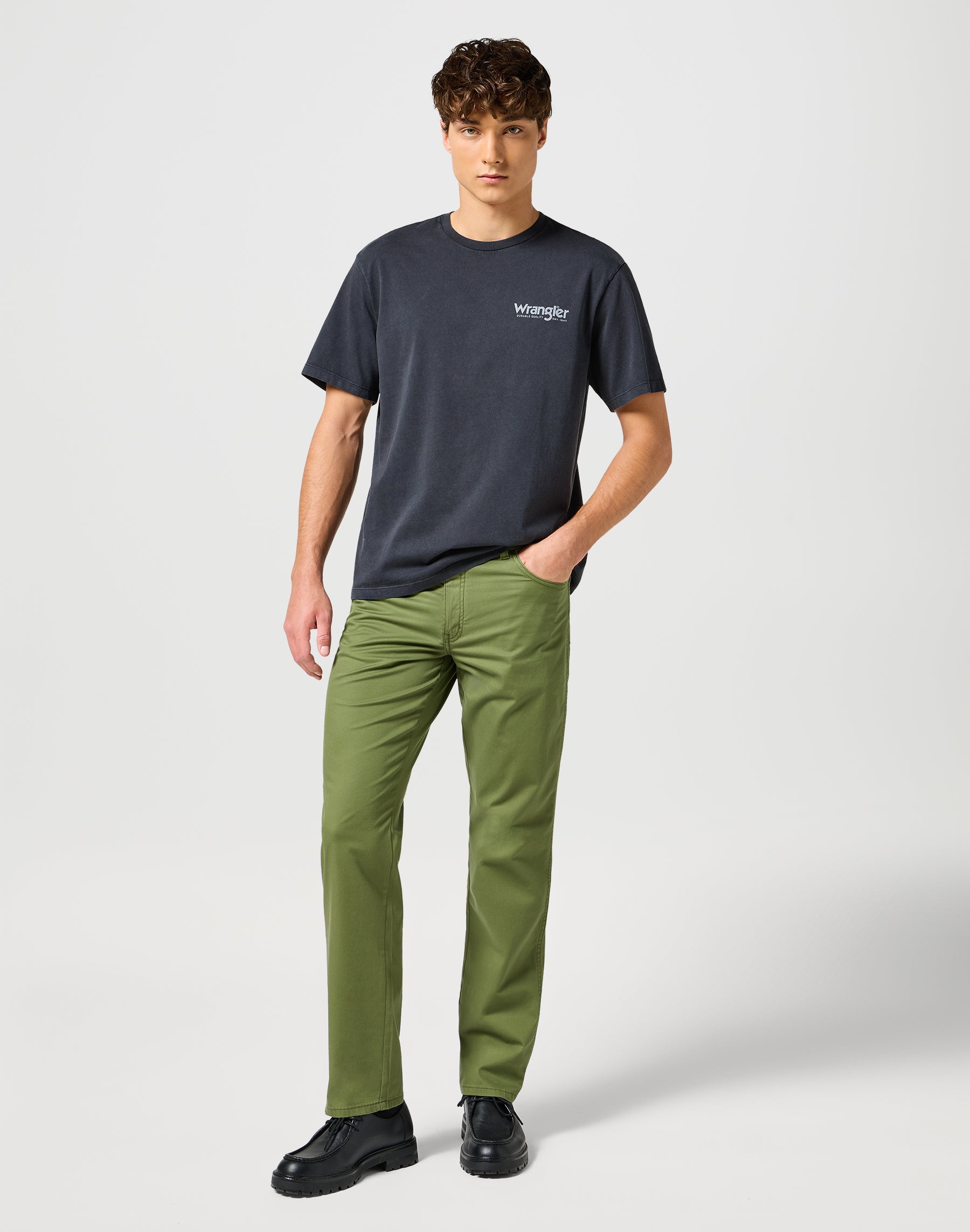 Texas in Dusty Olive Pantalon Wrangler   