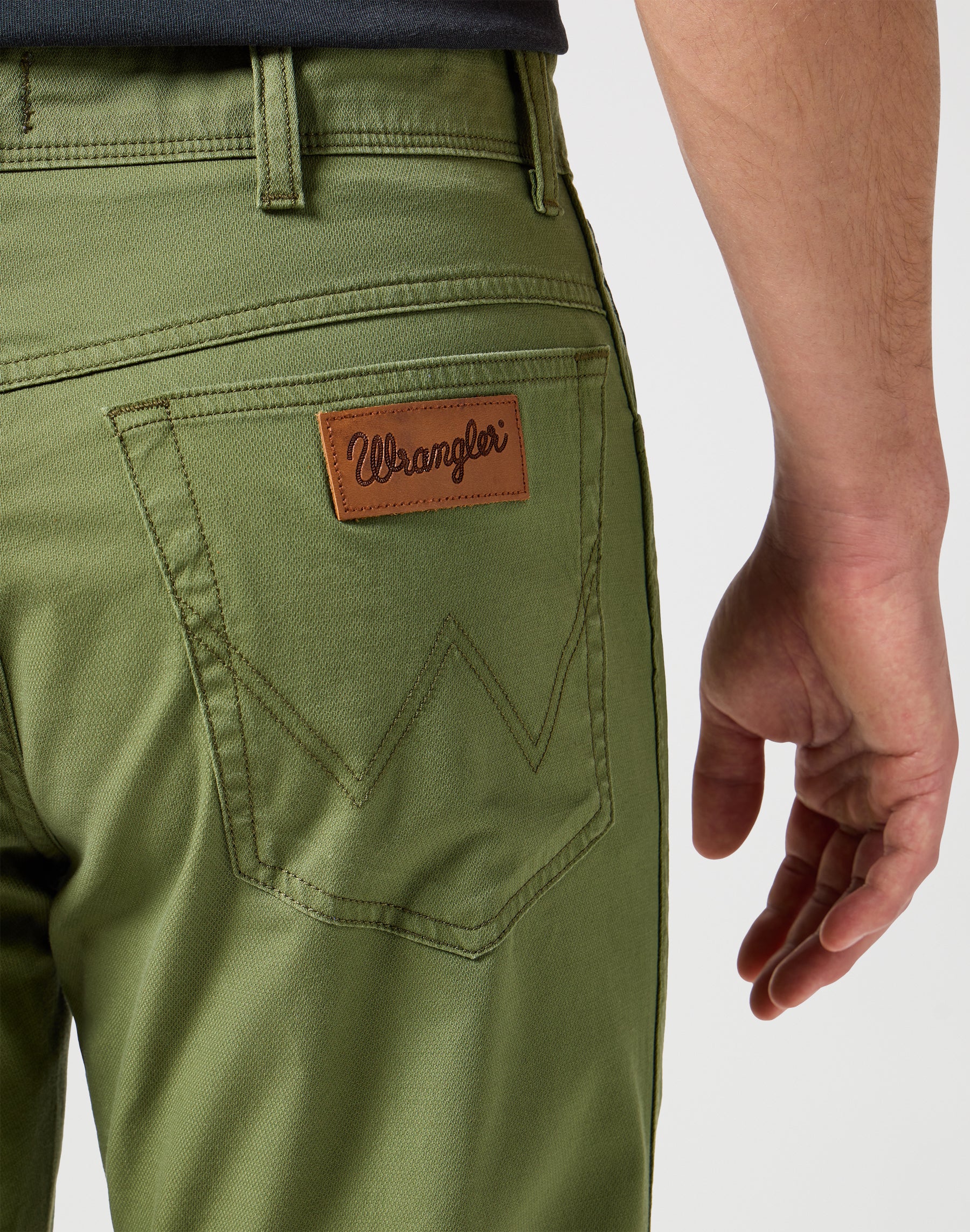 Texas in Dusty Olive Pantalon Wrangler   