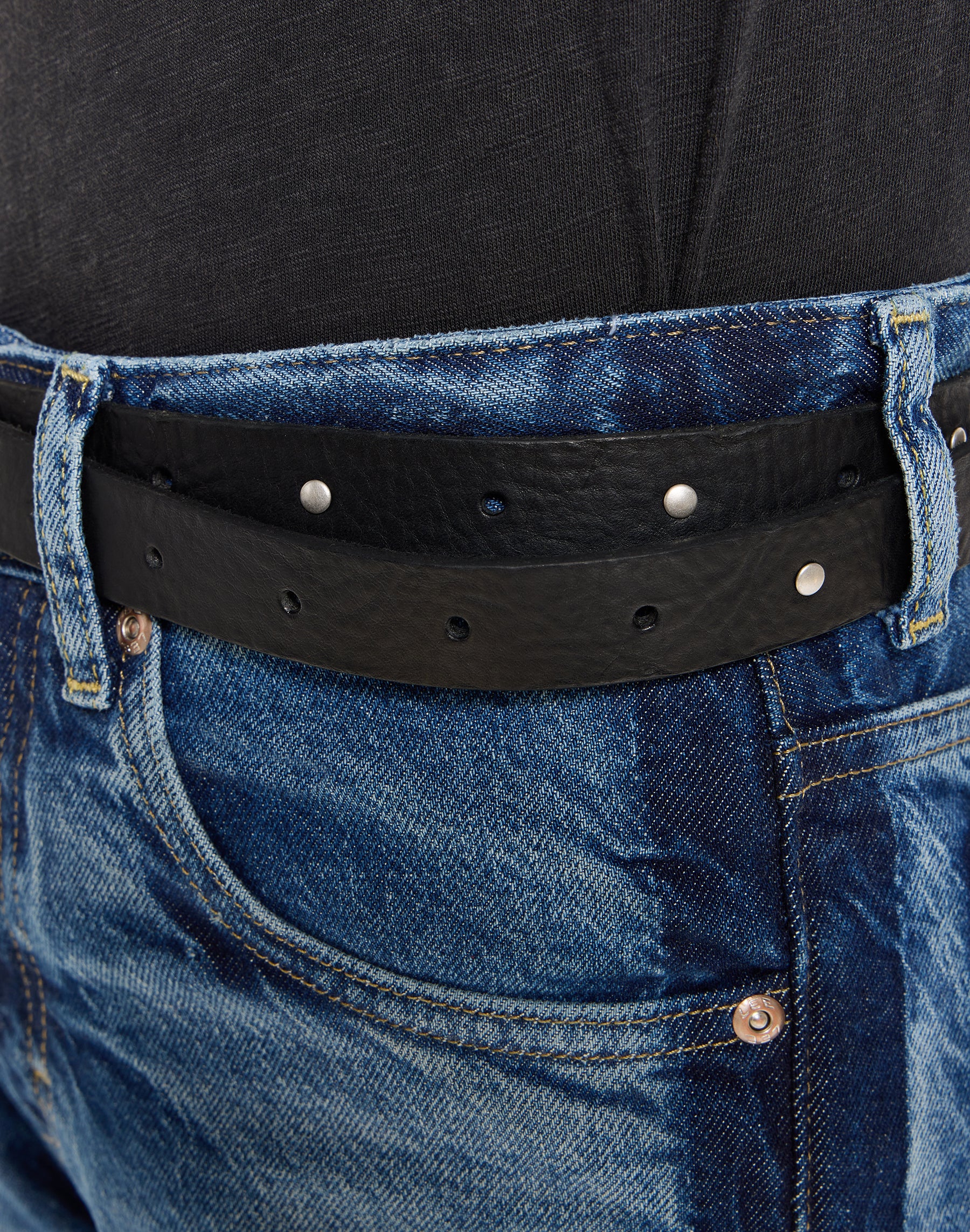 Studded Belt in Black Ceinture Lee   