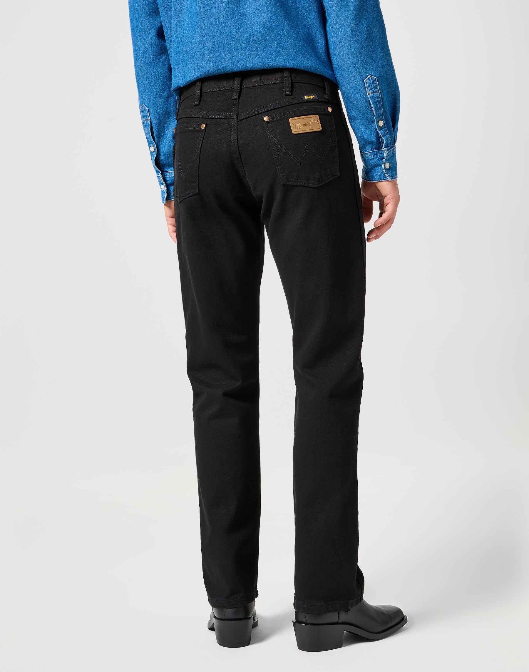 13MWZ en Shadow Black Jeans Wrangler   