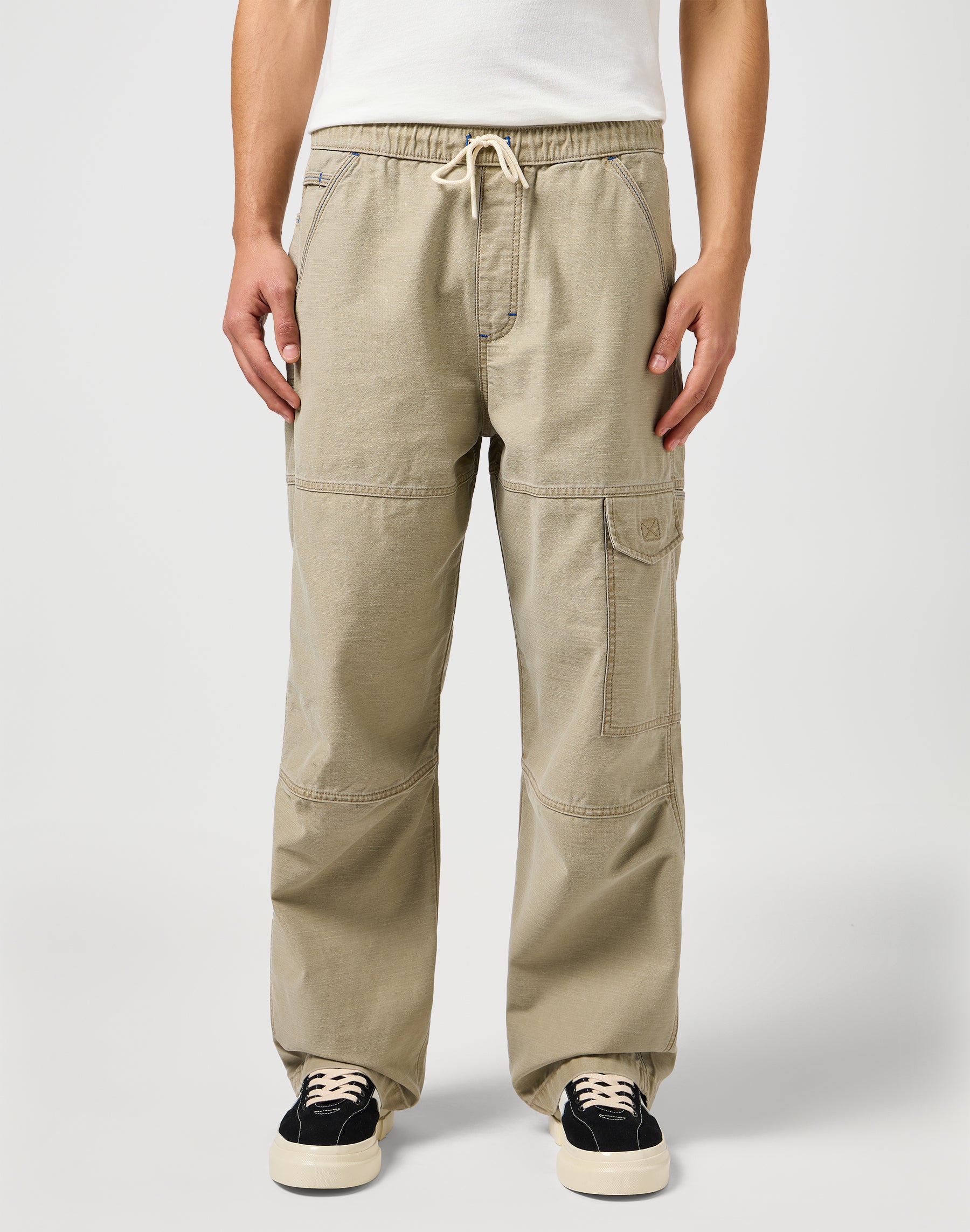 Drawstring Carpenter in Canyon Sand Pantalon Wrangler