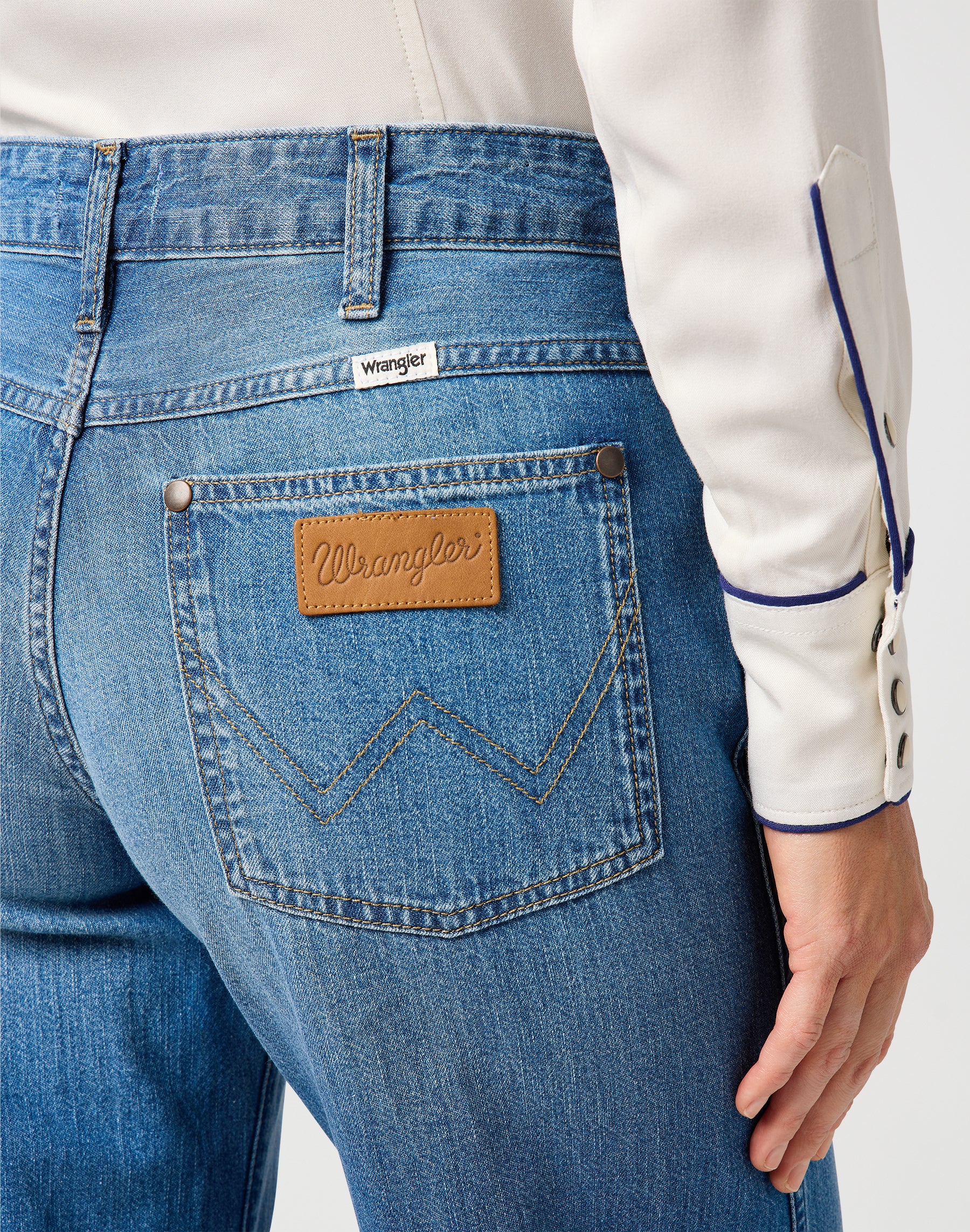 World Wide in Light Hand Jeans Wrangler