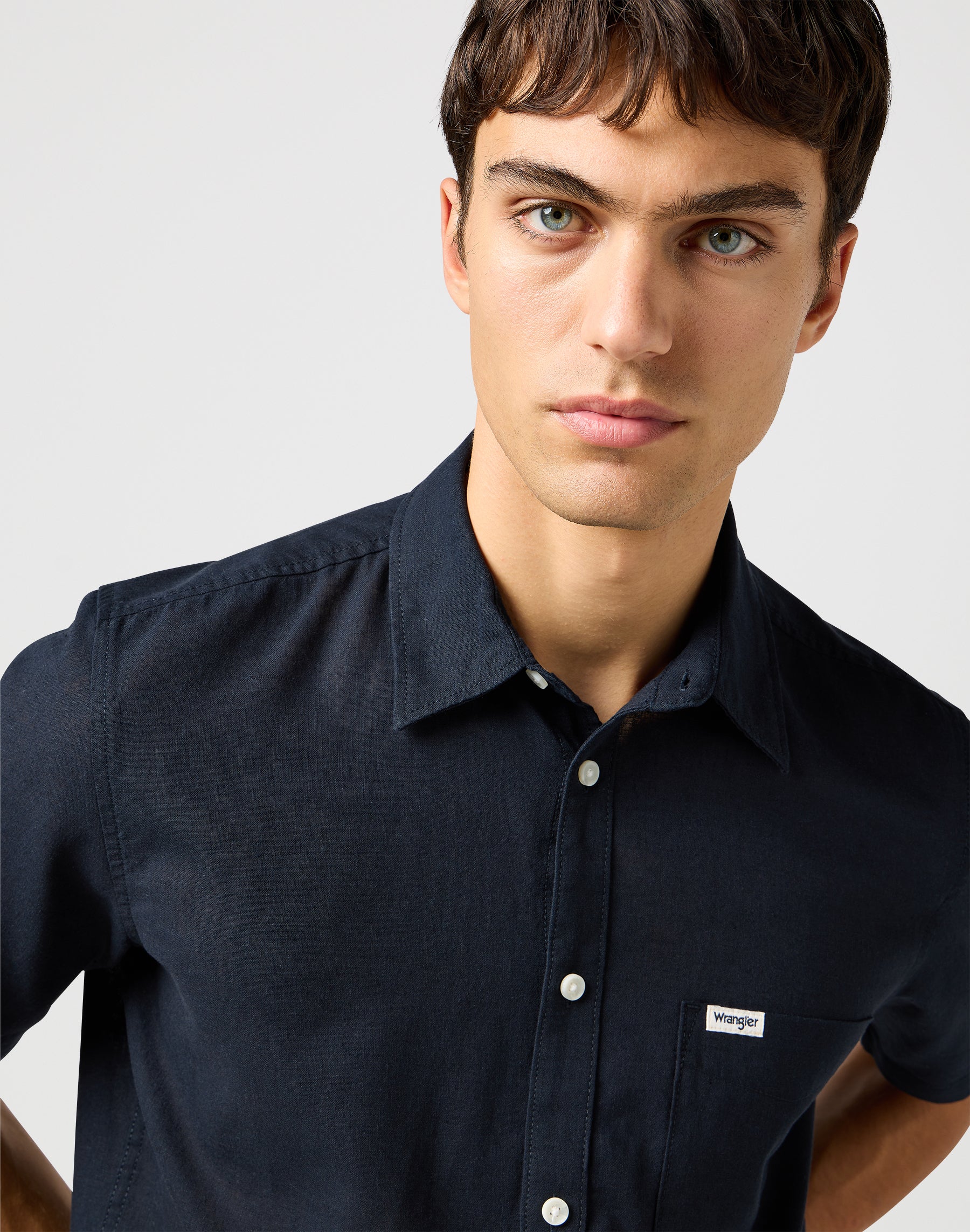 Ss 1 Pkt Shirt in Black Chemises Wrangler