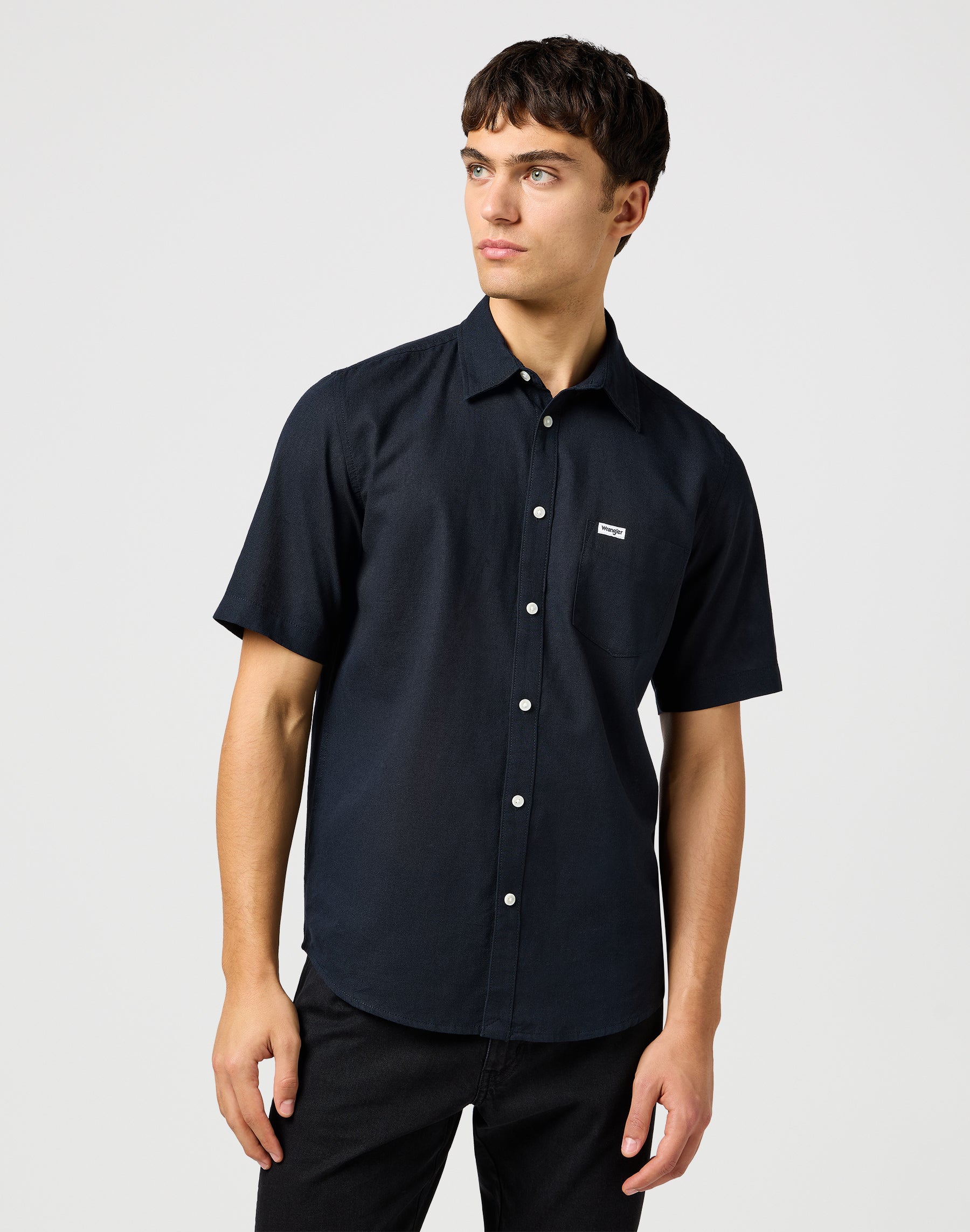 Ss 1 Pkt Shirt in Black Chemises Wrangler