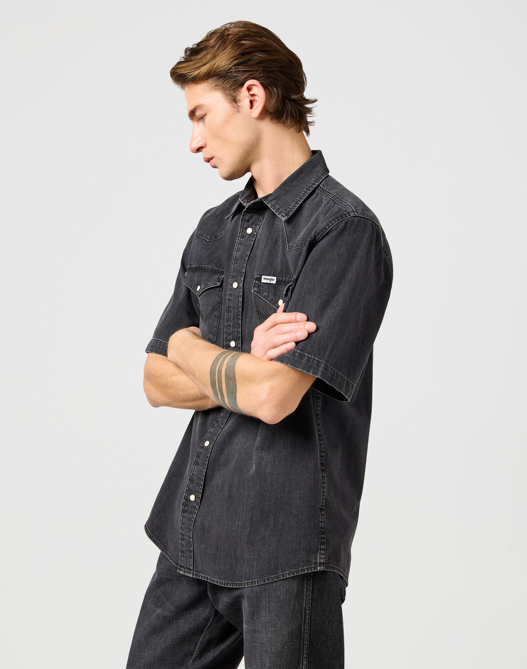 Ss Western Shirt in Enchanted Black Chemises Wrangler