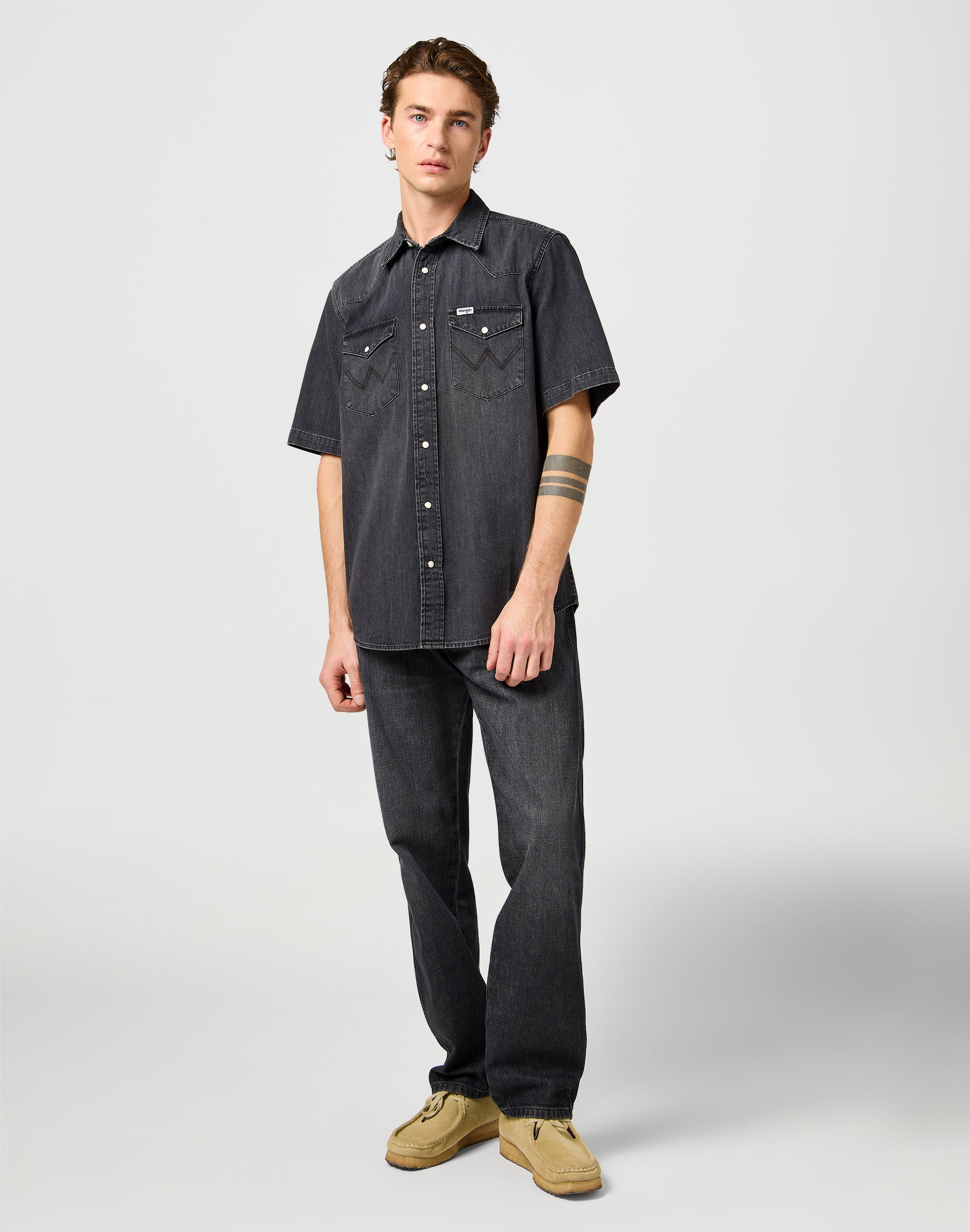 Ss Western Shirt in Enchanted Black Chemises Wrangler