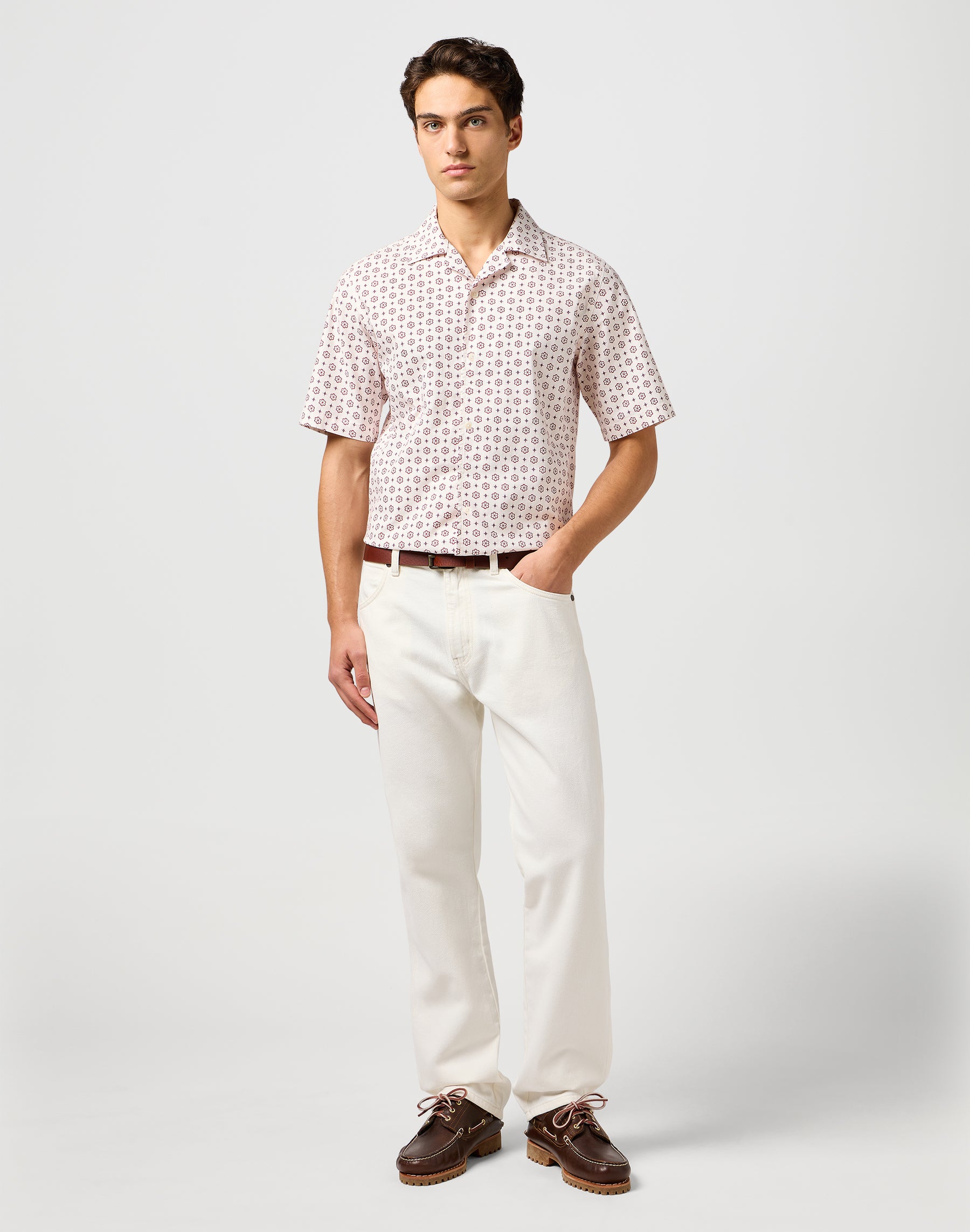 Ss Resort Shirt in White Geo Chemises Wrangler