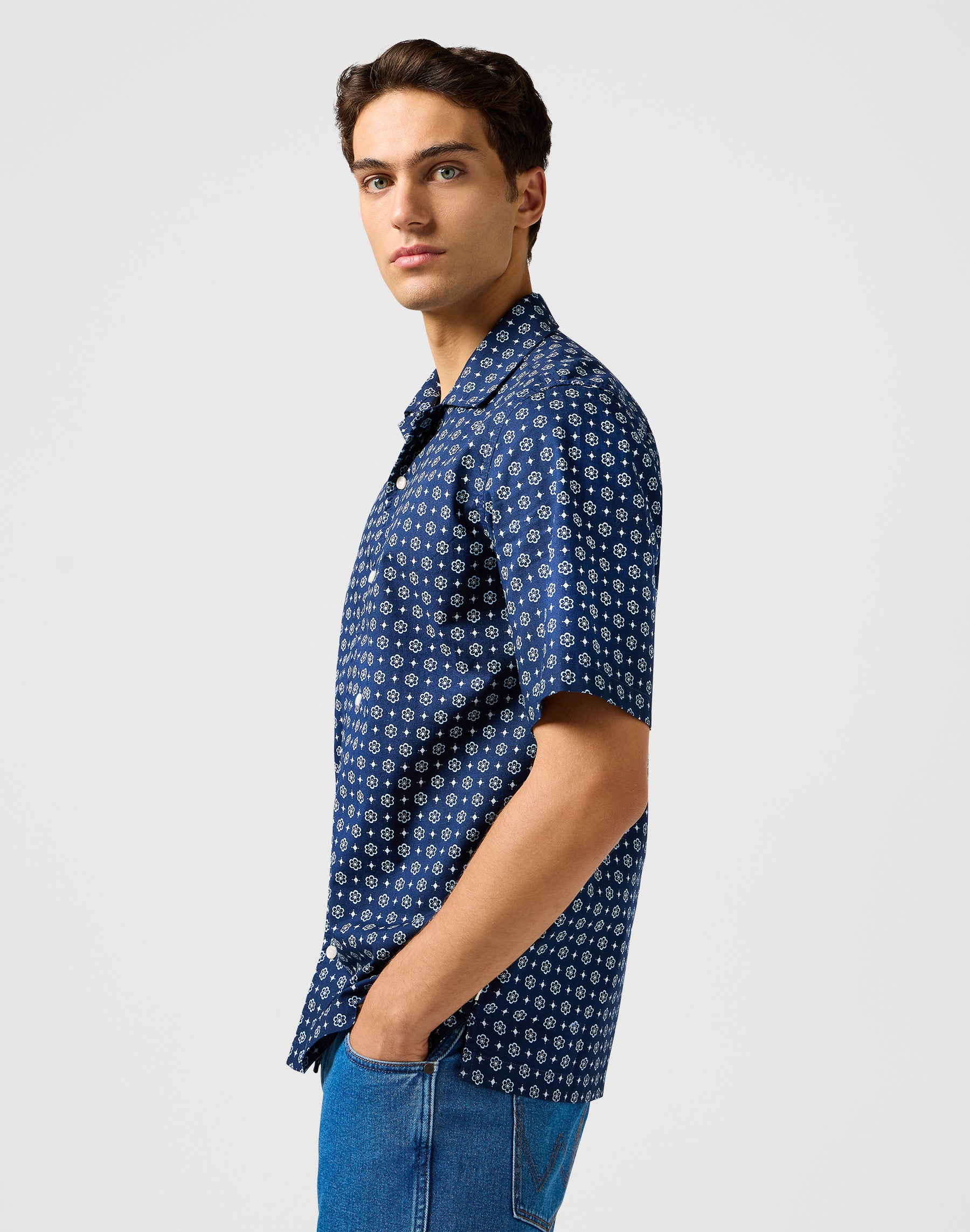 Ss Resort Shirt in Blue Geo Chemises Wrangler