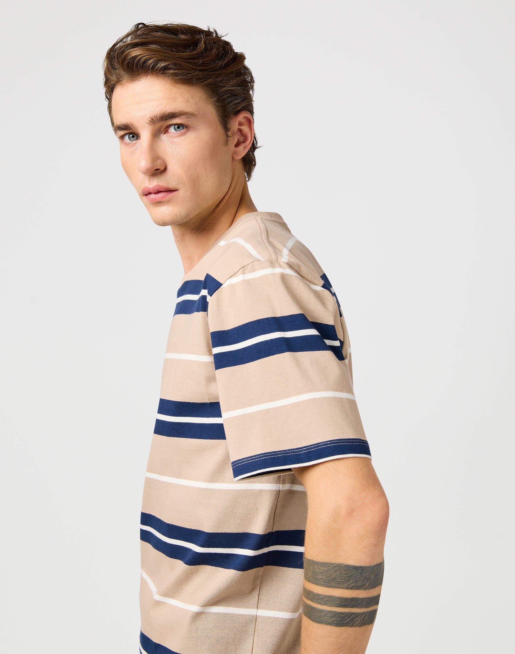 Stripe Tee dans Timberwolf T-shirts Wrangler