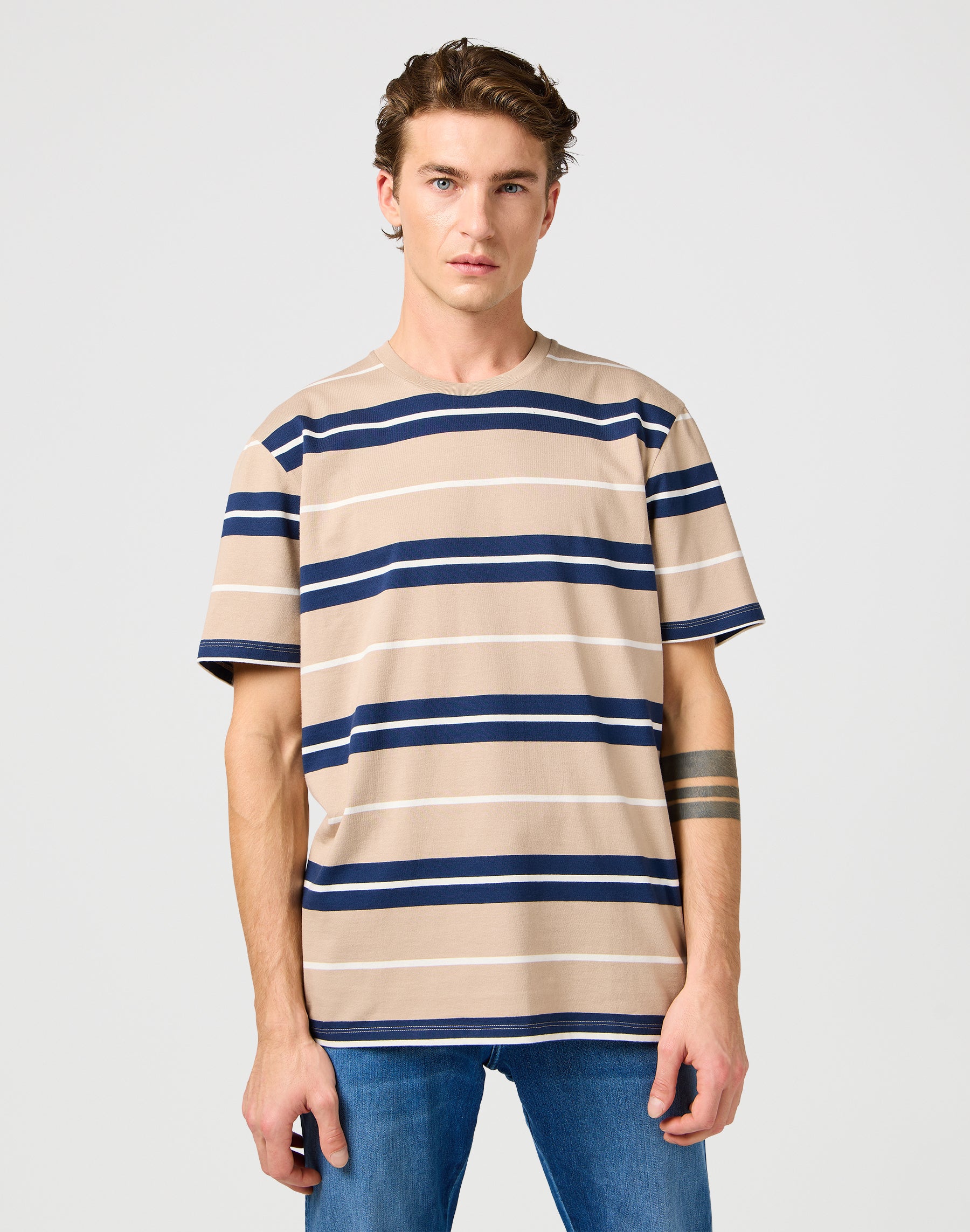 Stripe Tee dans Timberwolf T-shirts Wrangler