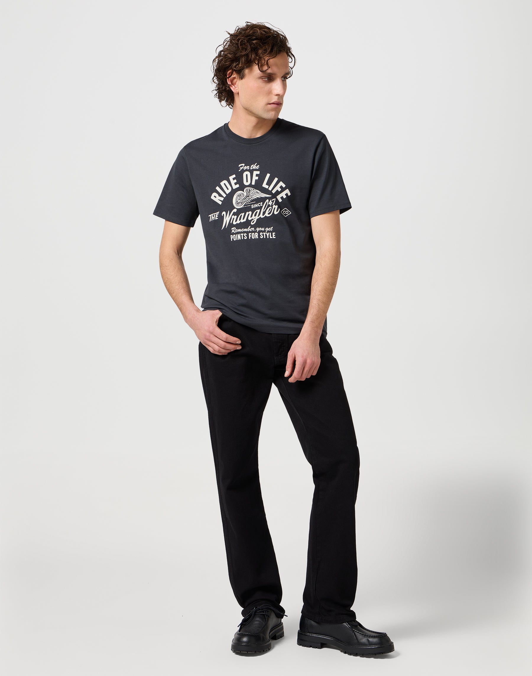 Americana Tee in Faded Black T-shirts Wrangler