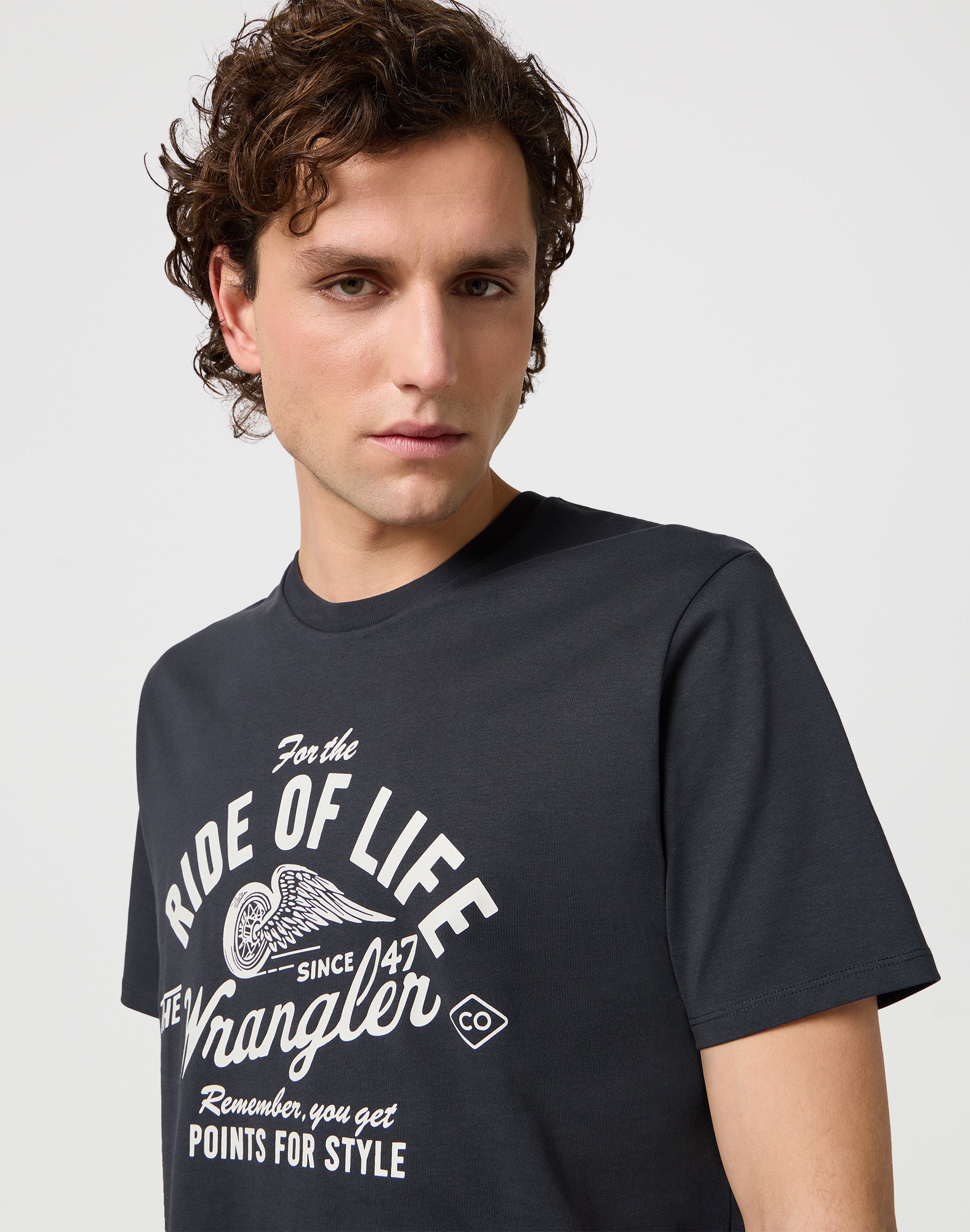 Americana Tee in Faded Black T-shirts Wrangler