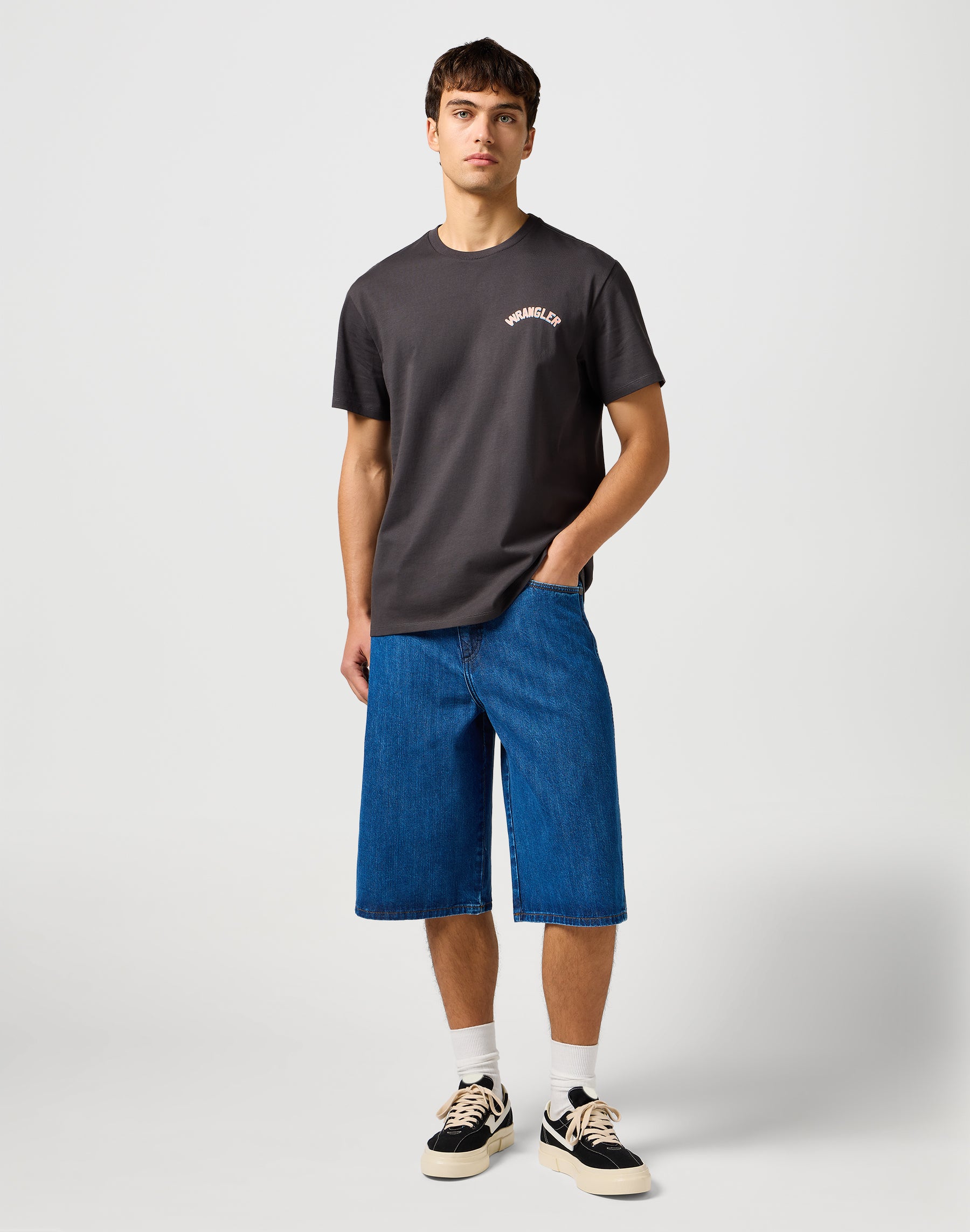 Graphic Tee in Faded Black T-shirts Wrangler