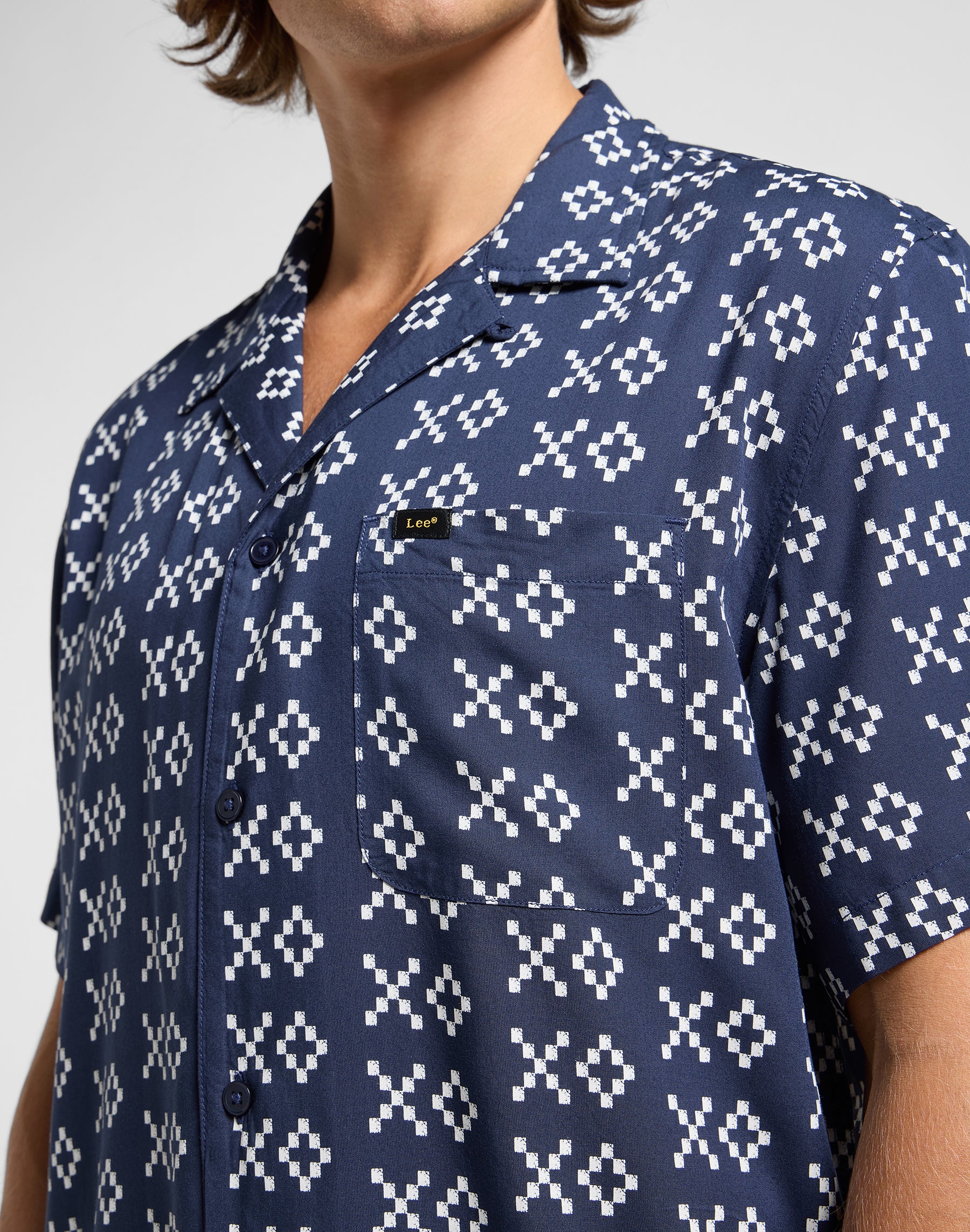 Resort Shirt in Rivet Ecru Chemises Lee