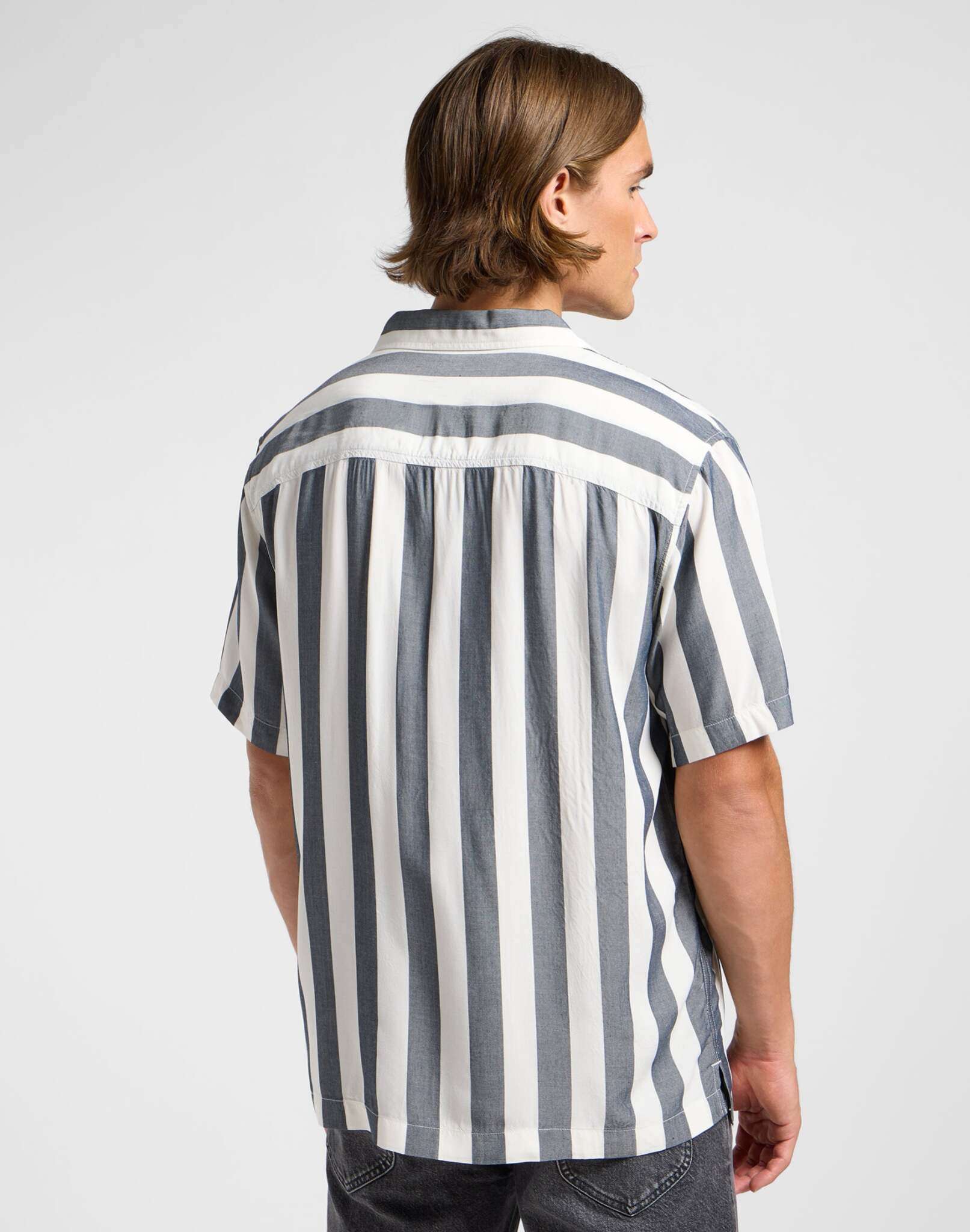 Resort Shirt in Rivet Navy Chemises Lee