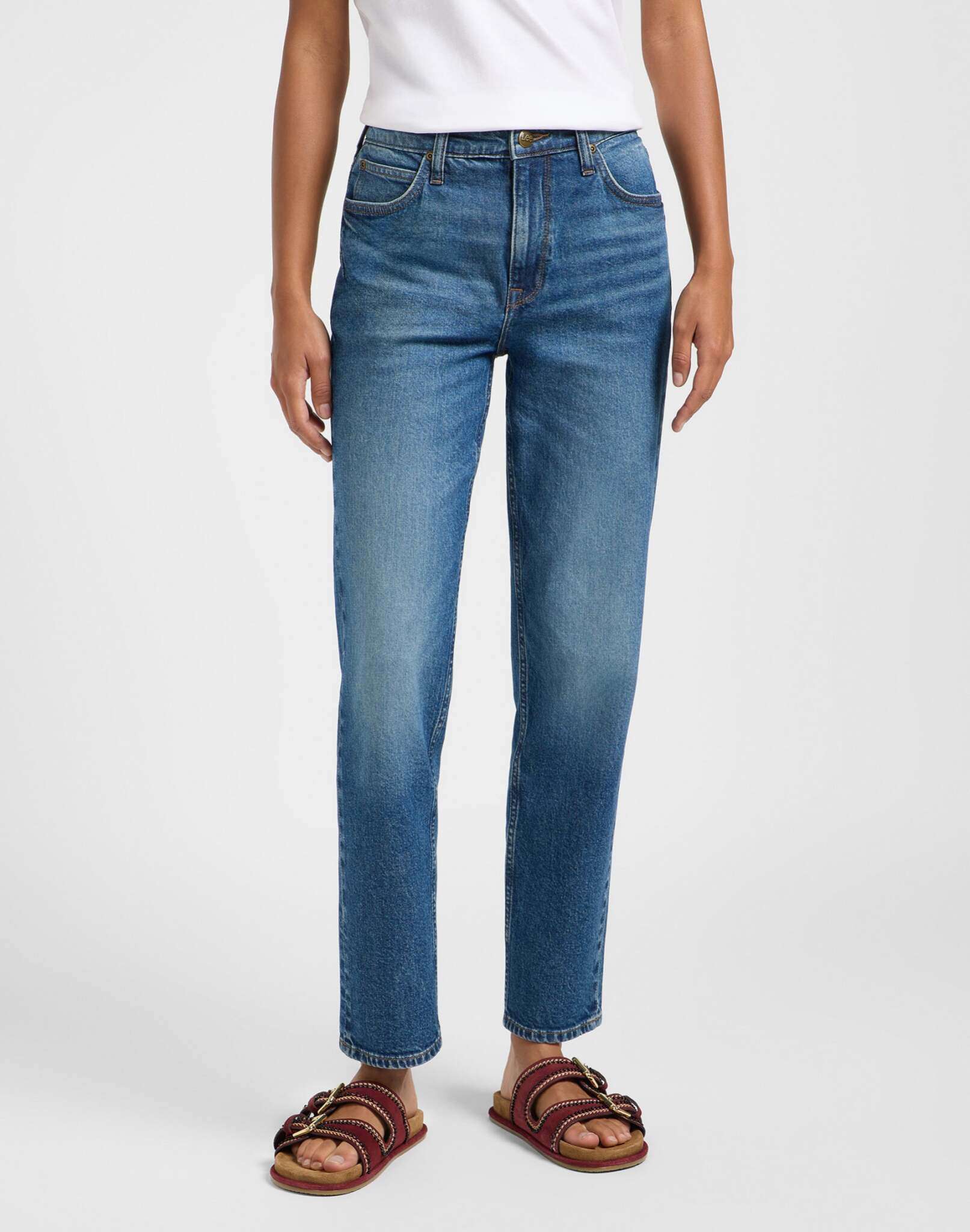 Carol dans Higher Climb Jeans Lee