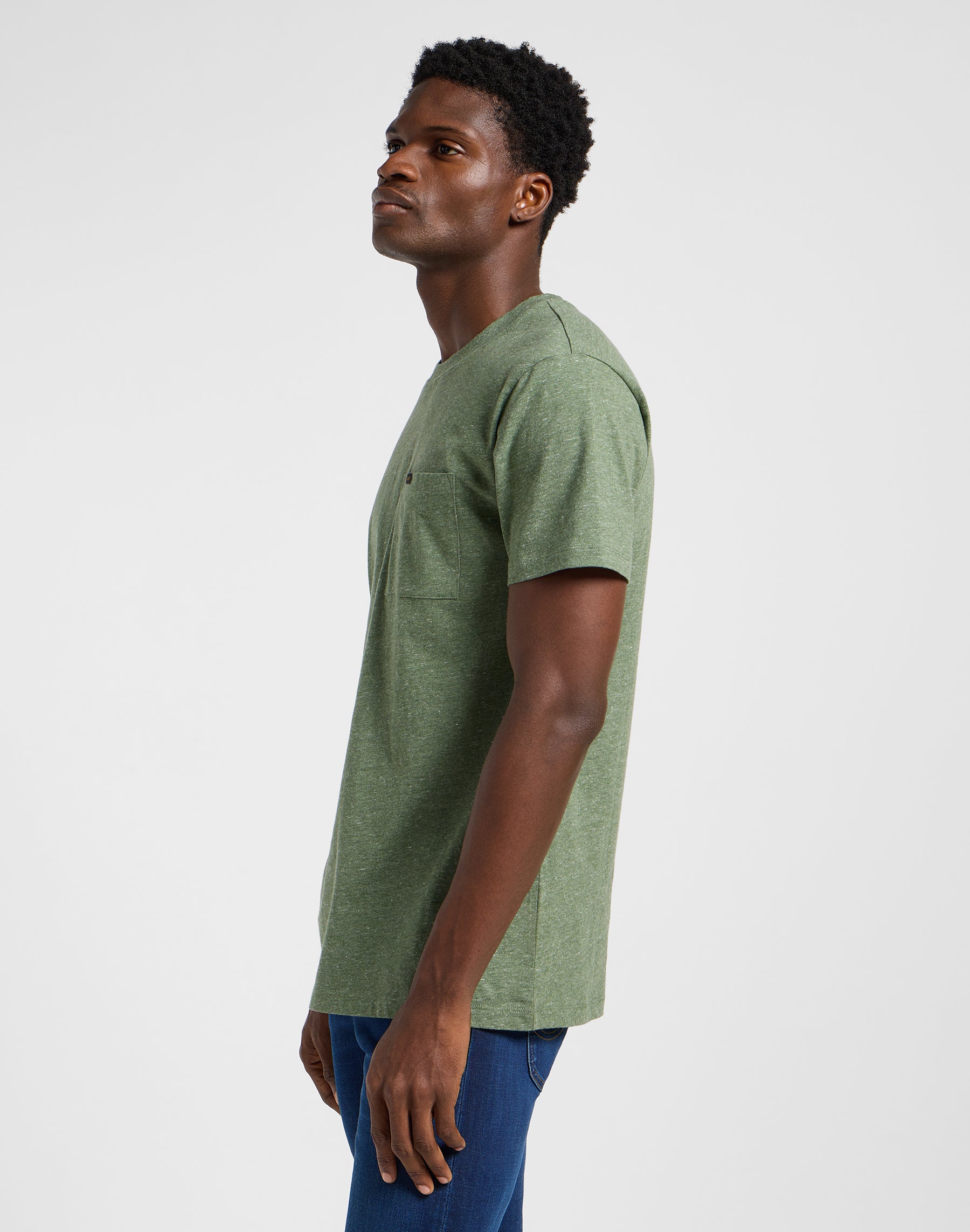 Ultimate Pocket Tee dans Mercantile Mele T-shirts Lee