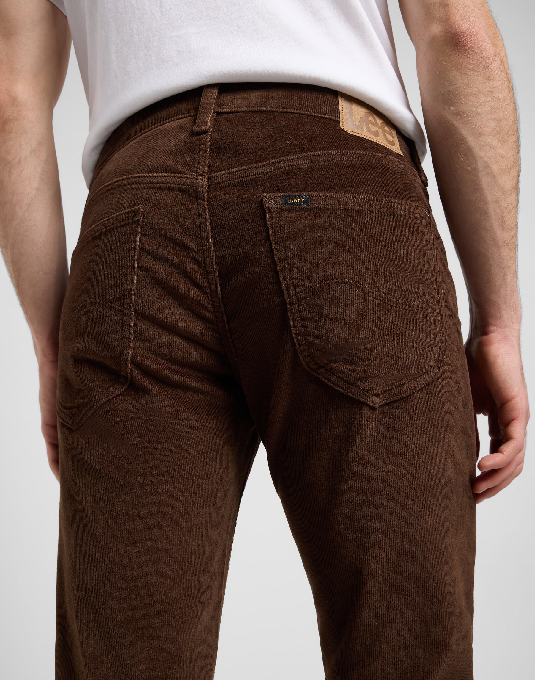 Daren Zip Fly in Arabica Pantalon Lee