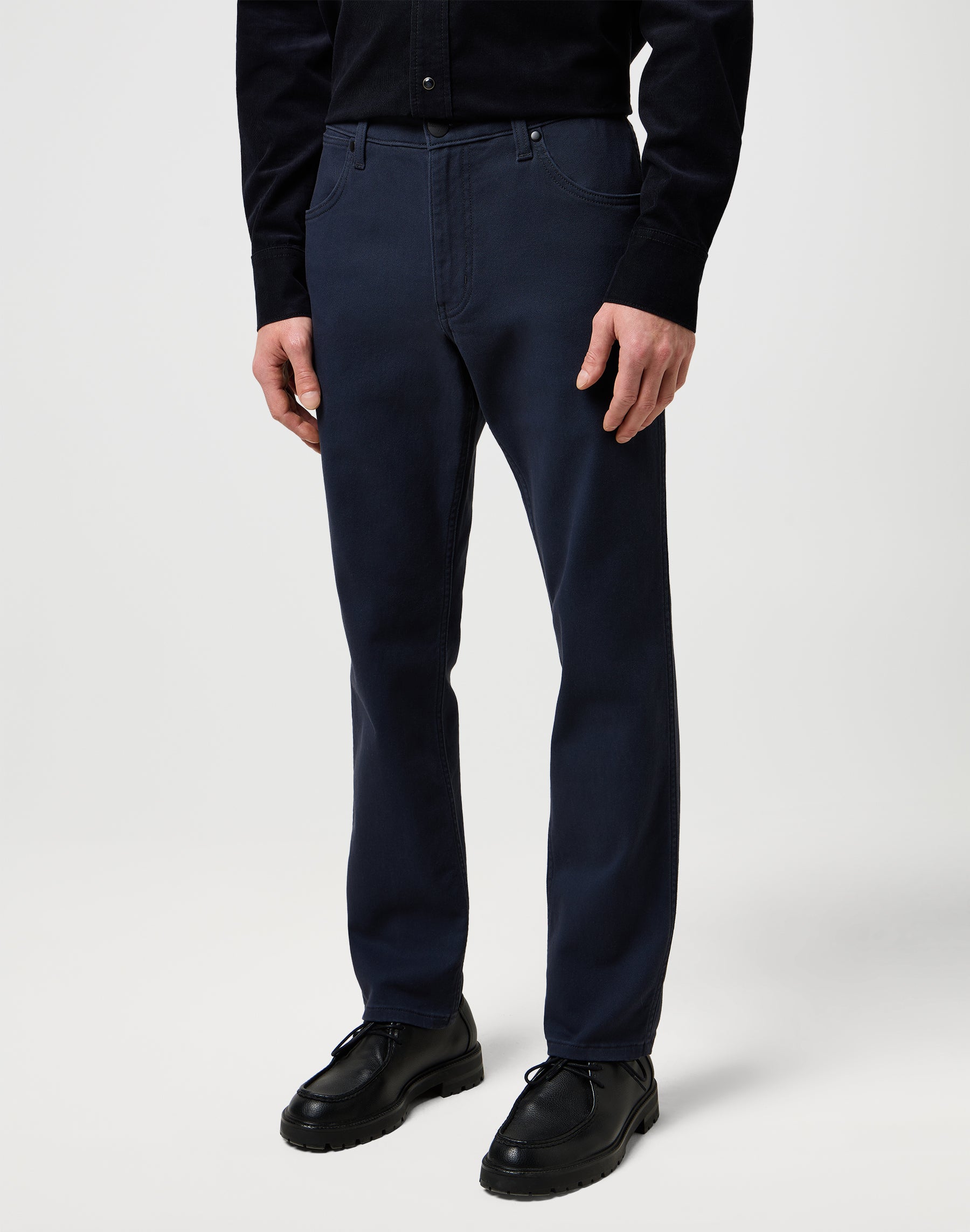 Greensboro in Dark Navy Pantalon Wrangler