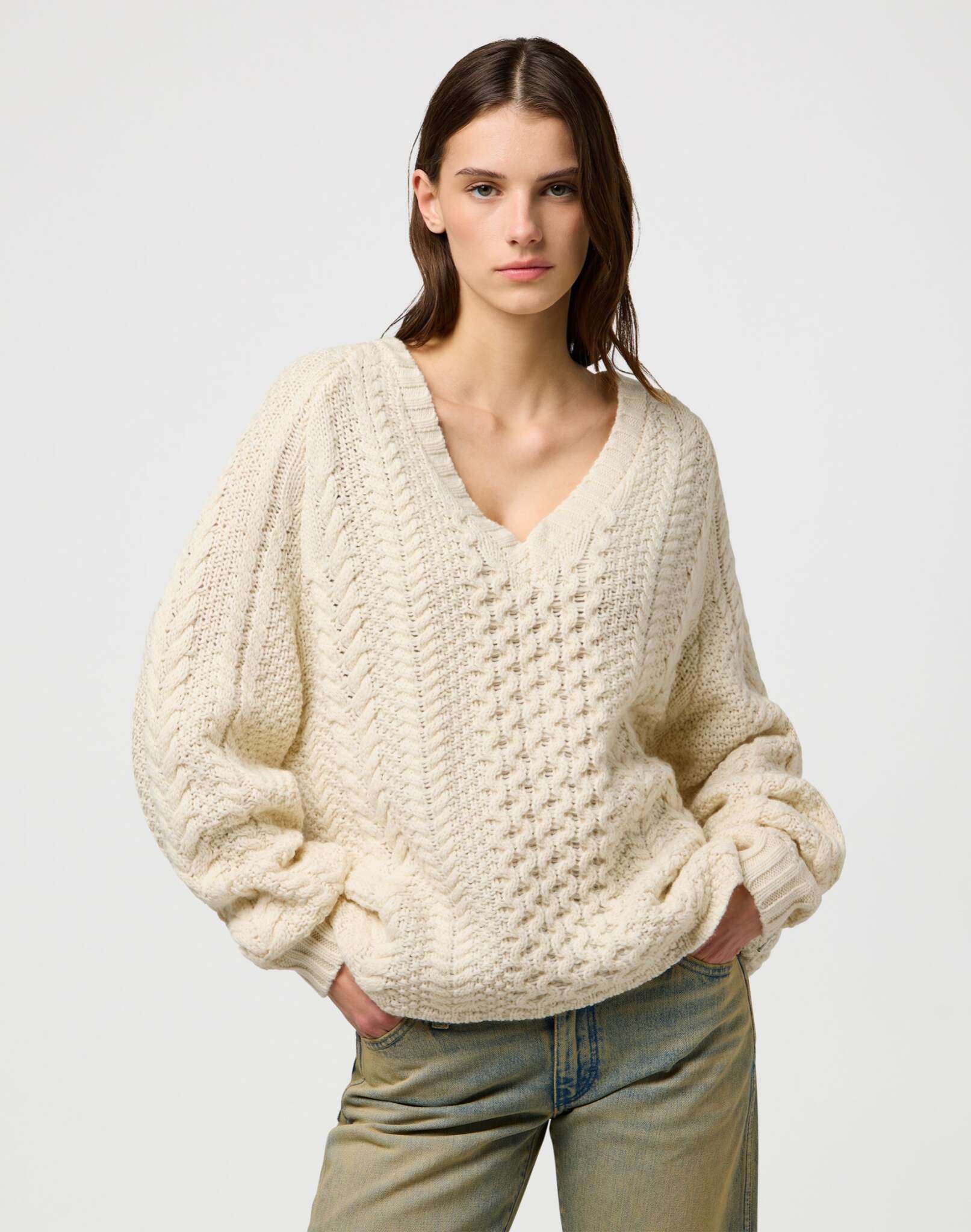 V Neck Cable Knit in Ivory Pullover Wrangler