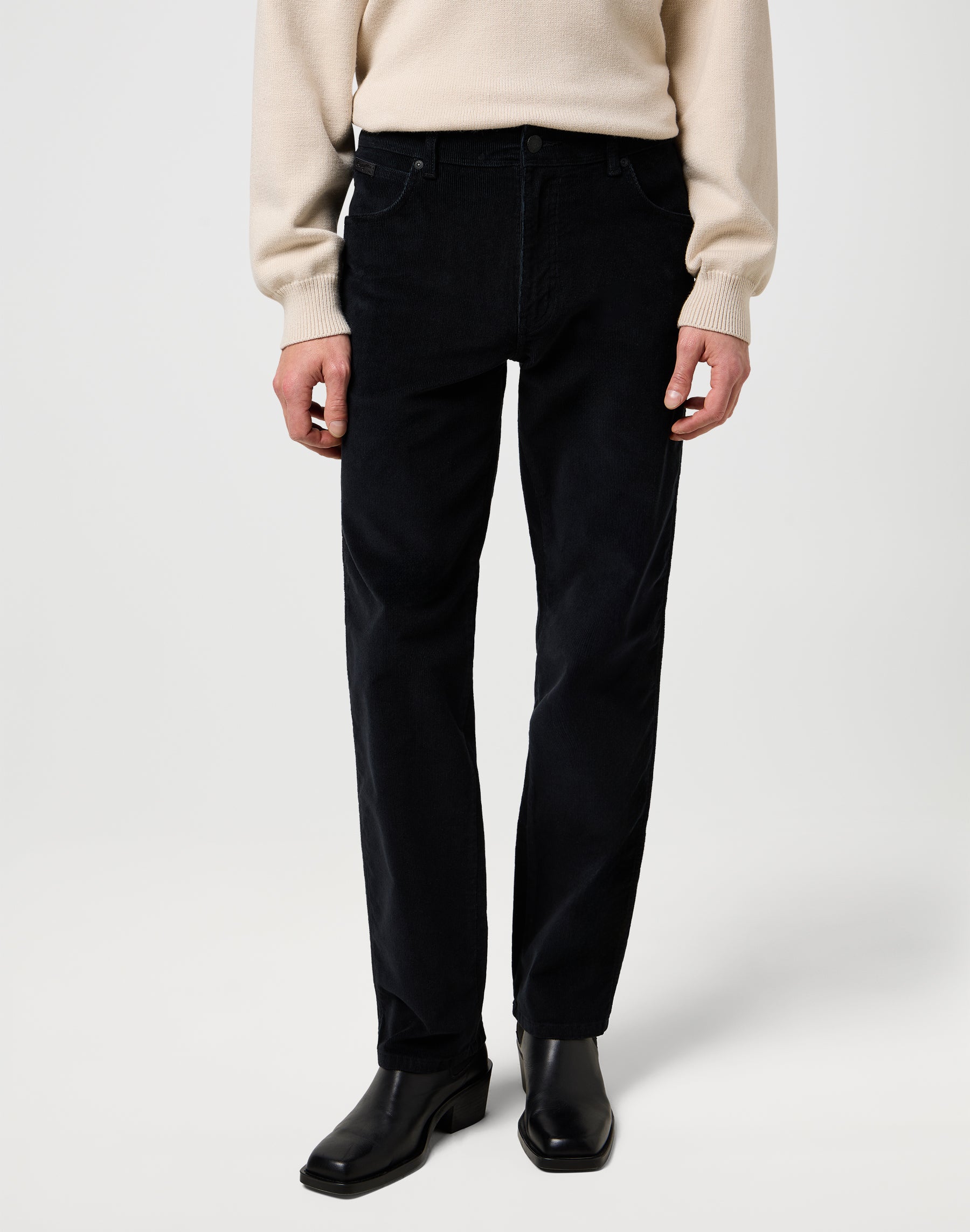 Texas in Black Pantalon Wrangler