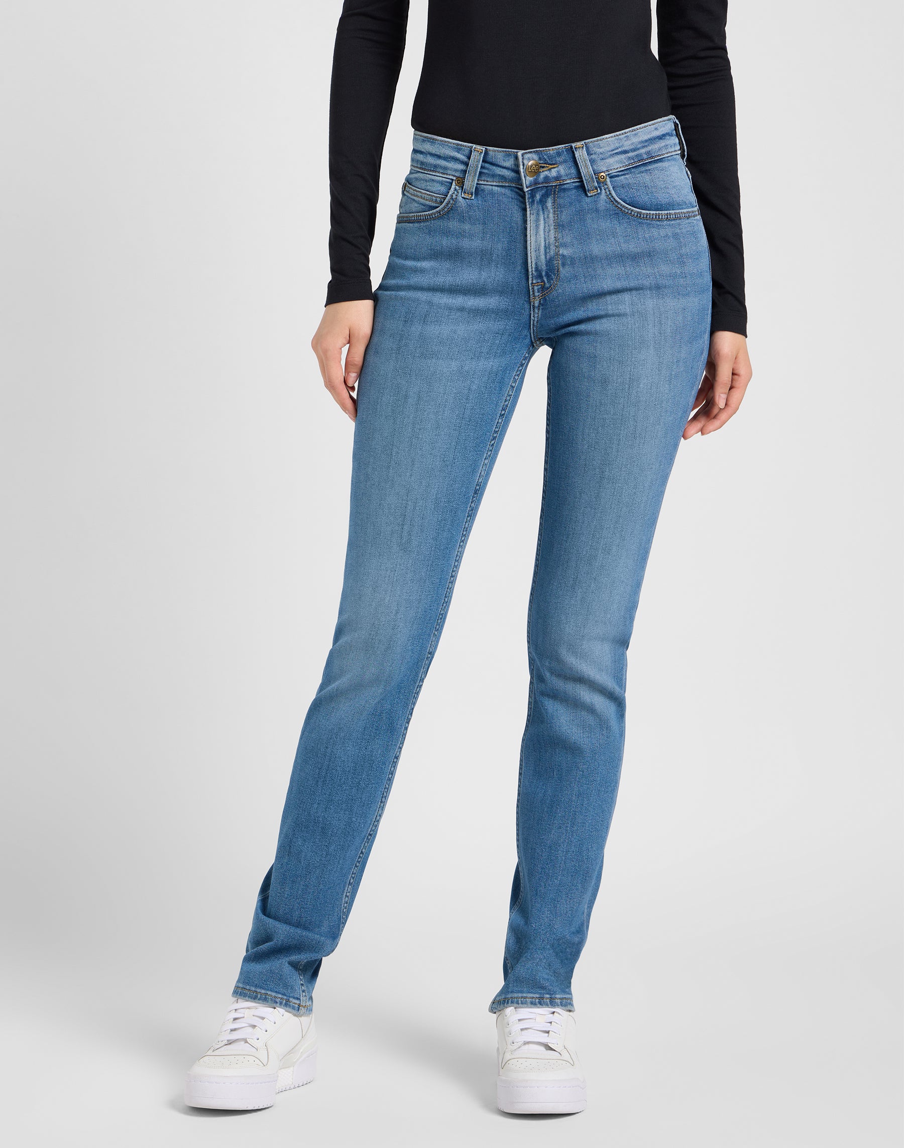 Marion dans Cyber Blue Jeans Lee