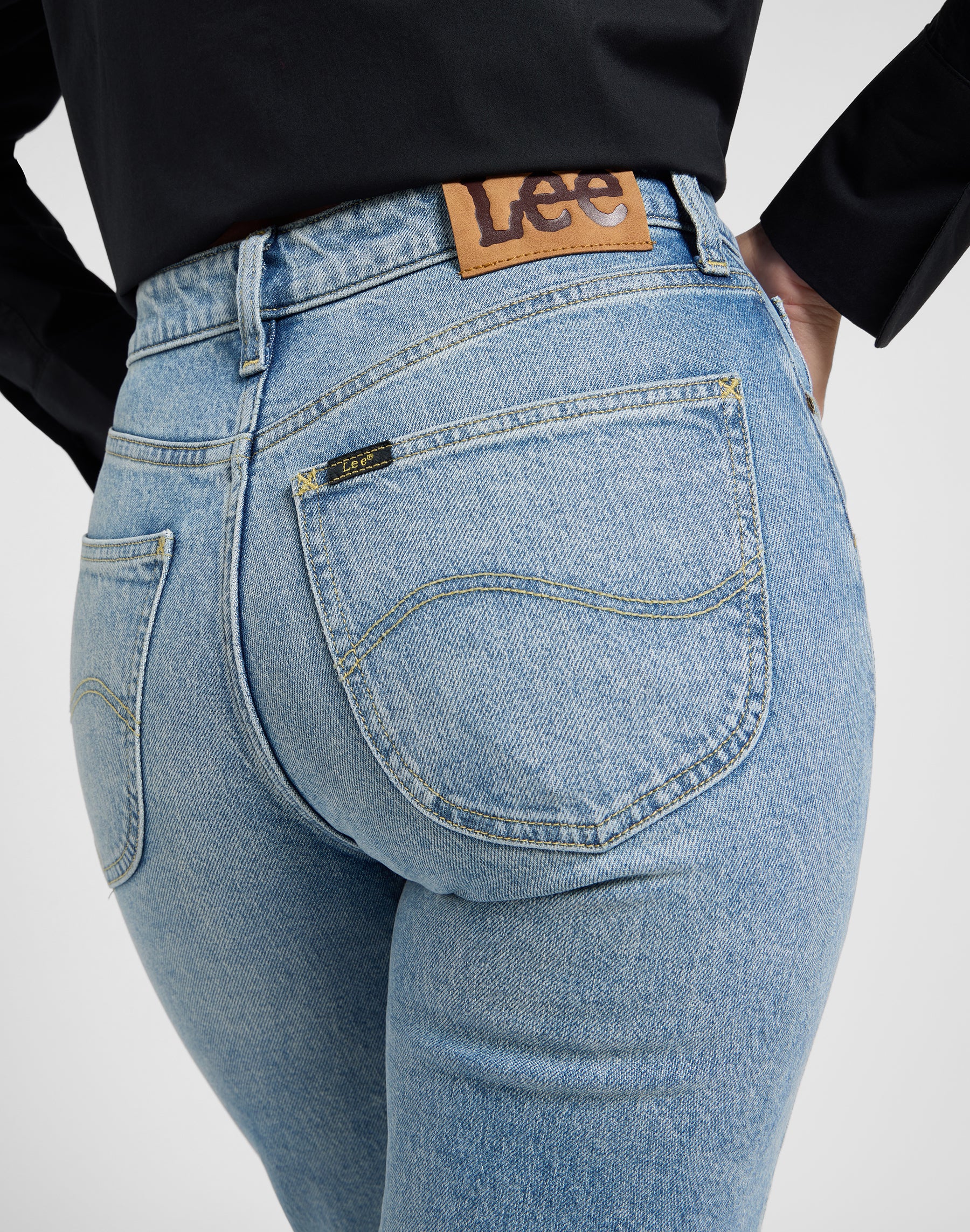 Carol en jeans Laundry Line Lee