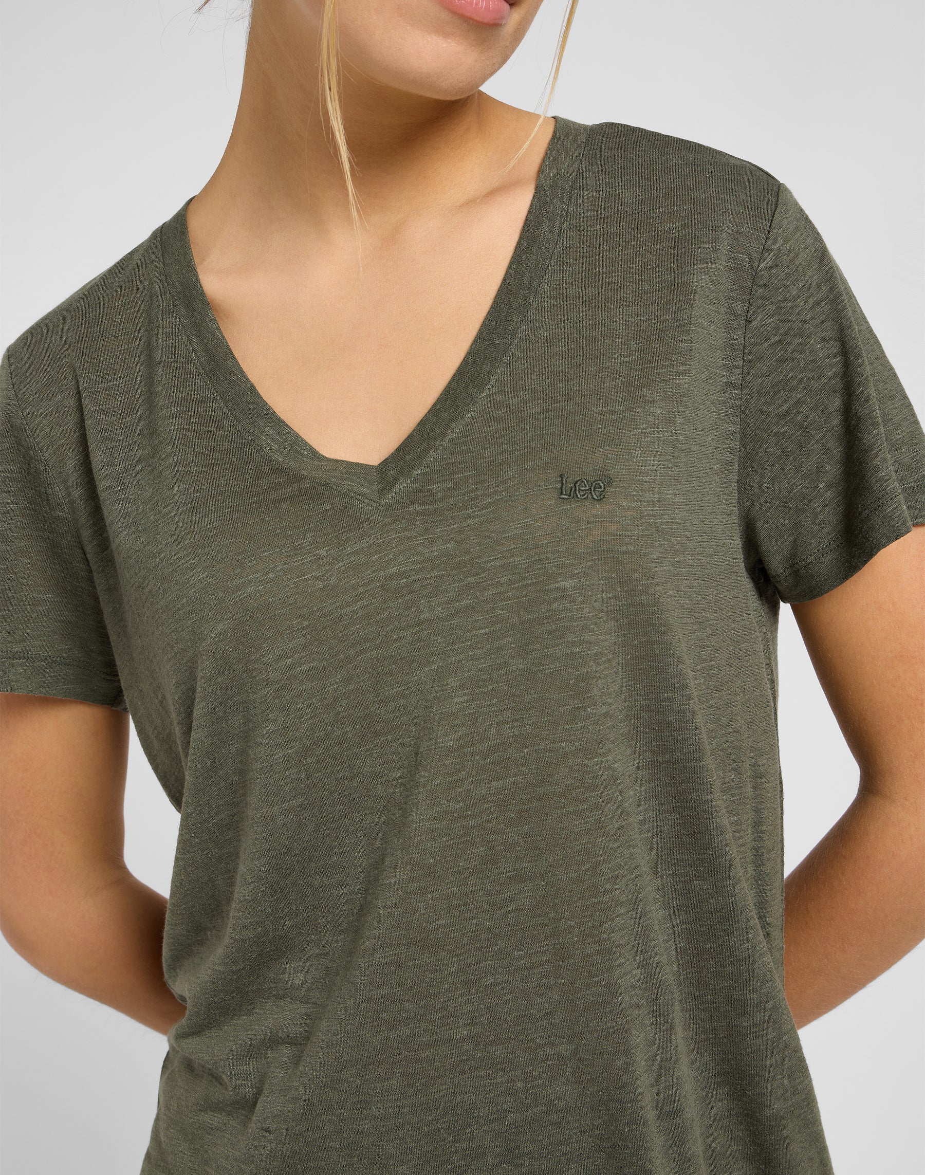 Tee-shirt col en V Oak Moss T-shirts Lee