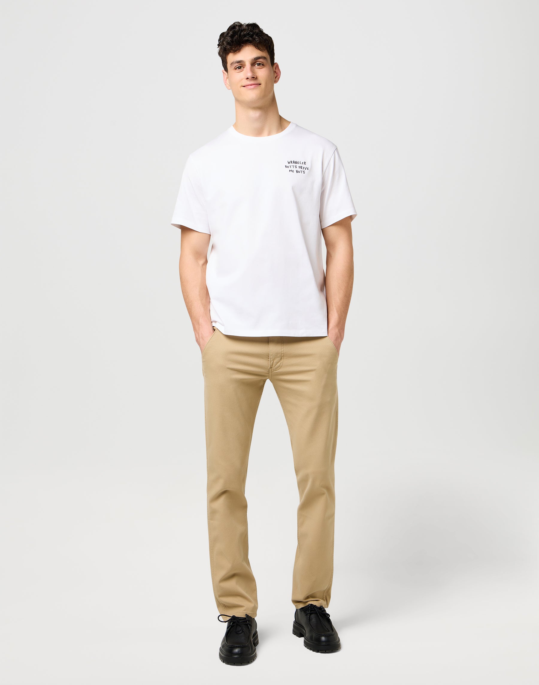 Chino Regular en cornstalk Pantalon Wrangler