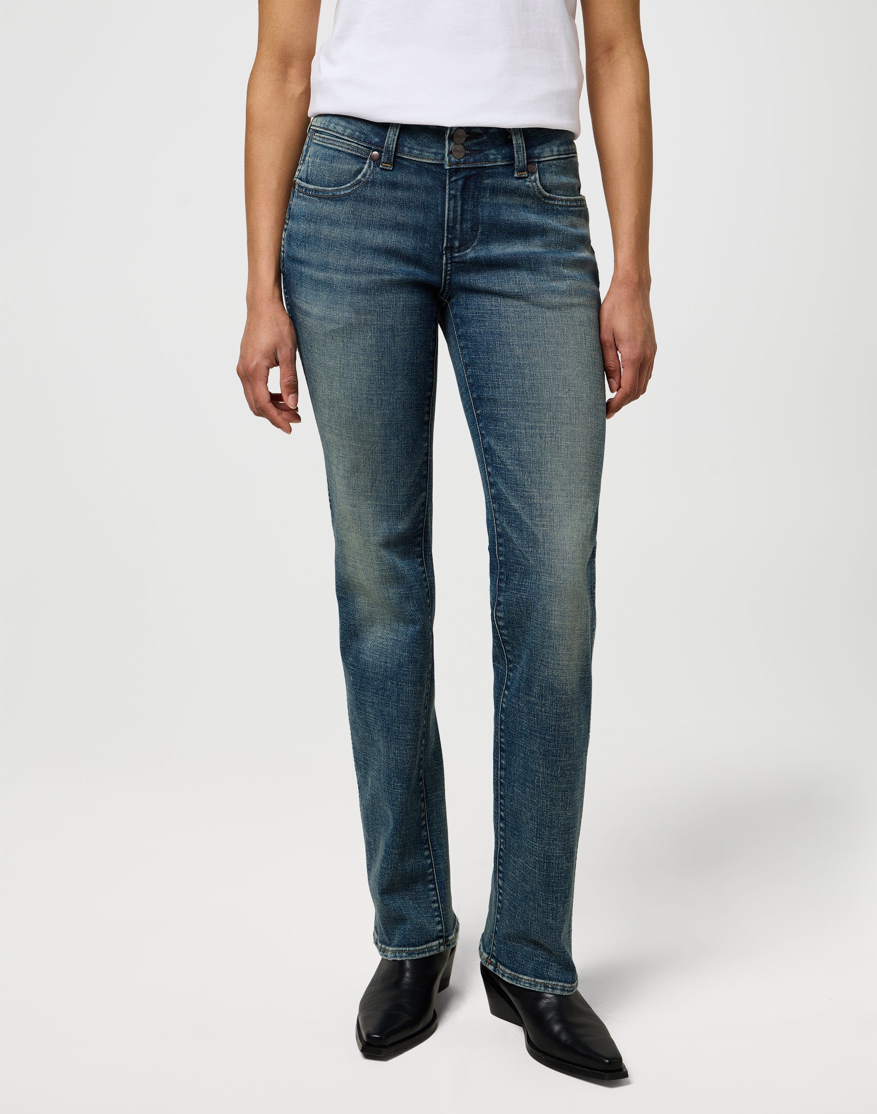 Botte Low Rise Bold in Summit Shade Jeans Wrangler