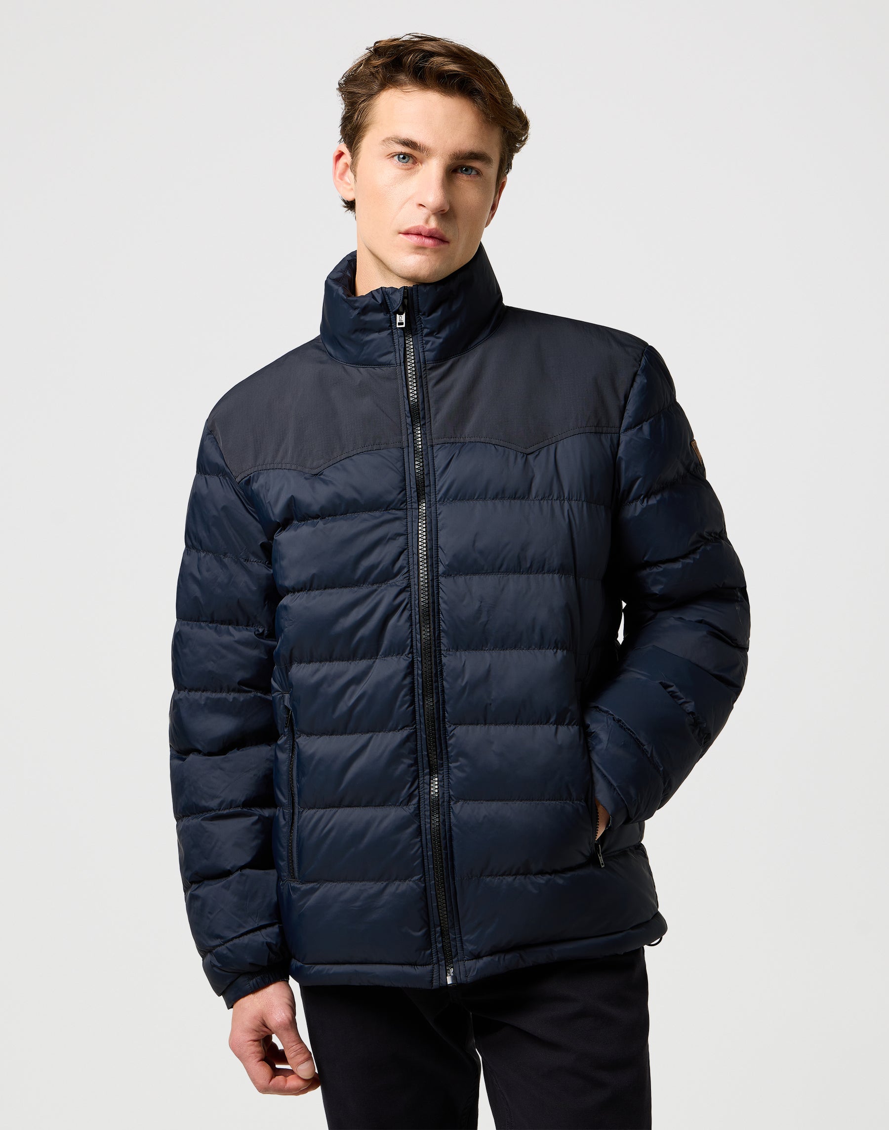 Packable Puffer in Black Vestes Wrangler