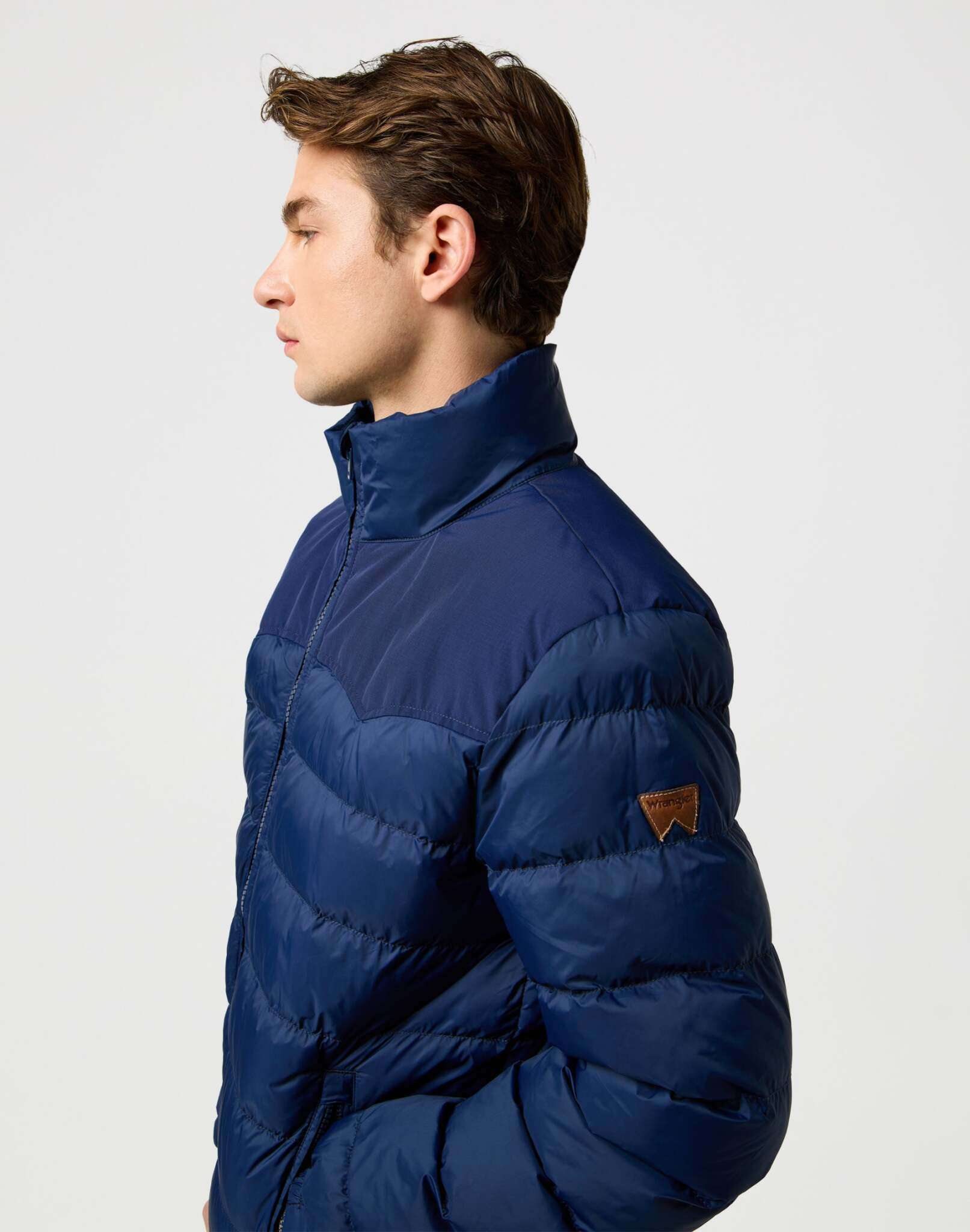Packable Puffer in Navy Vestes Wrangler