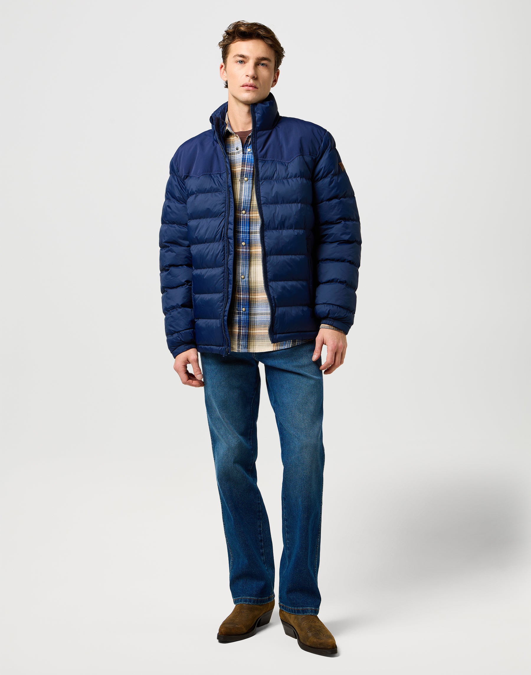 Packable Puffer in Navy Vestes Wrangler