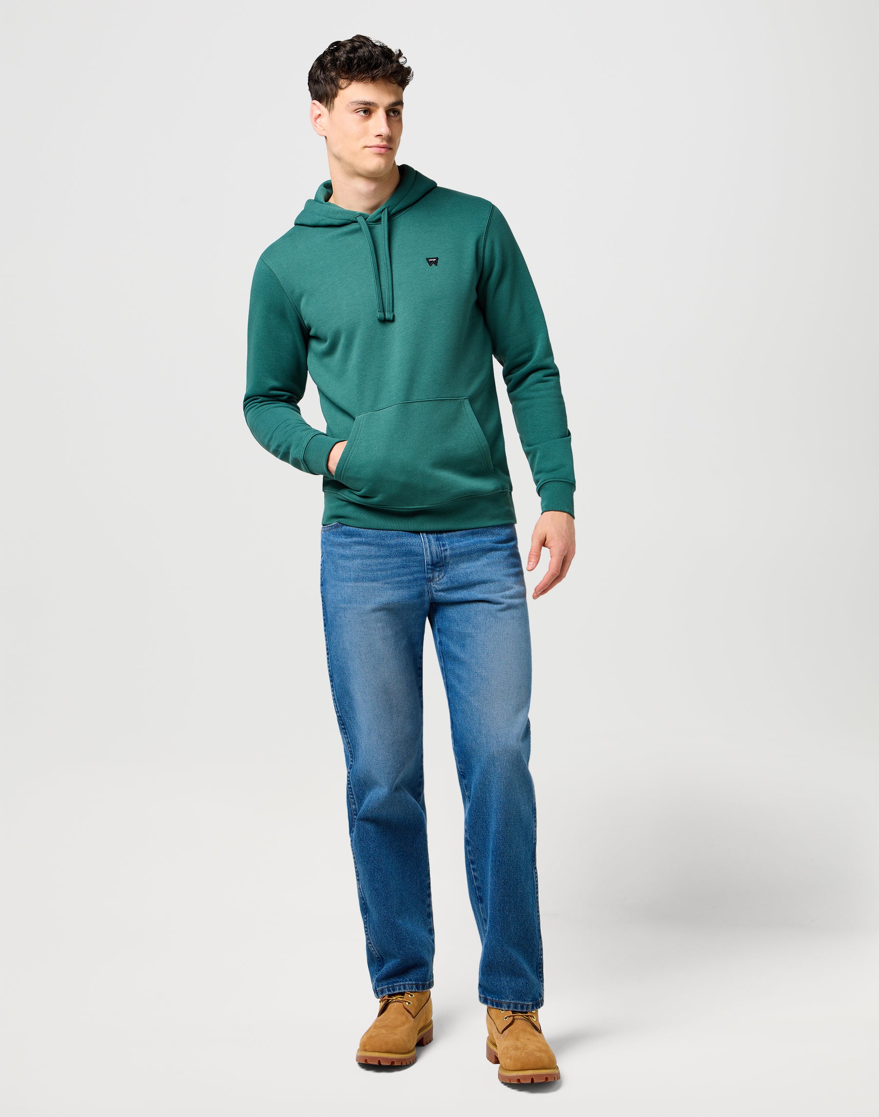 Sign Off Hoodie in Bistro Green Sweat à capuche Wrangler