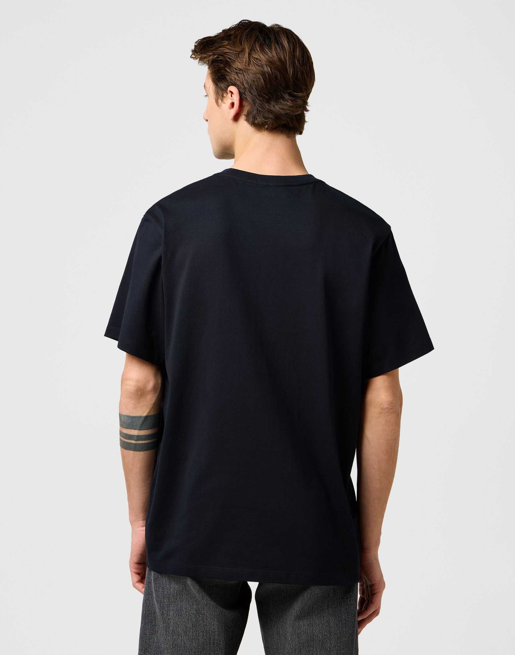 Embroidery Tee in Black T-shirts Wrangler