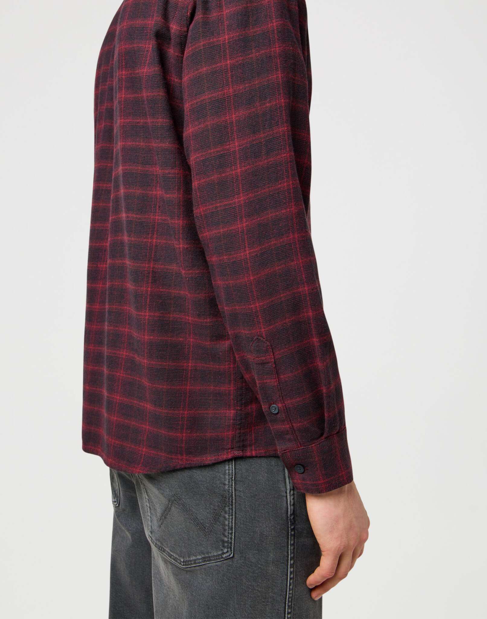1 pt Flannel Shirt in Black Wine Chemises Wrangler
