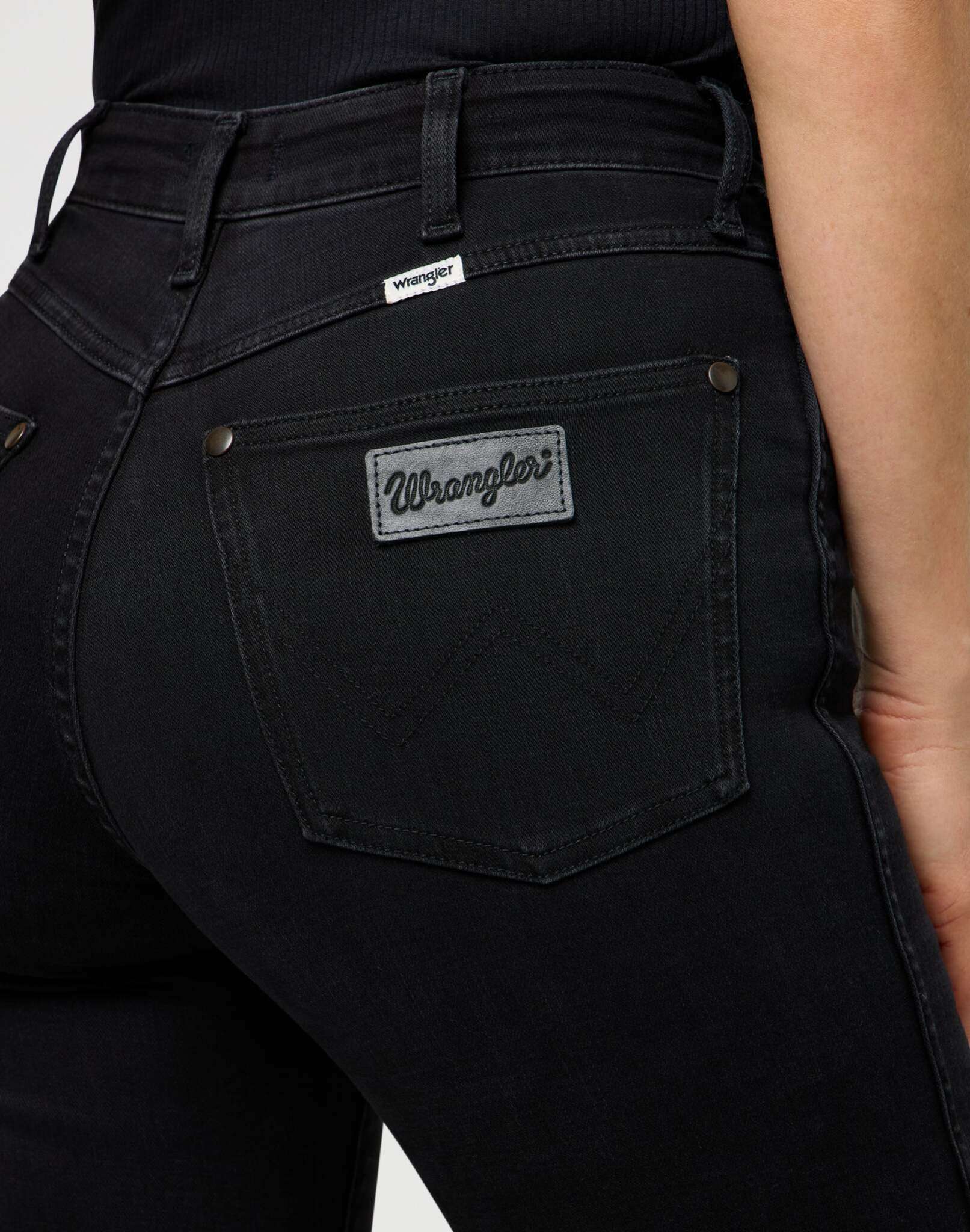 Straight in Nebula Black Jeans Wrangler