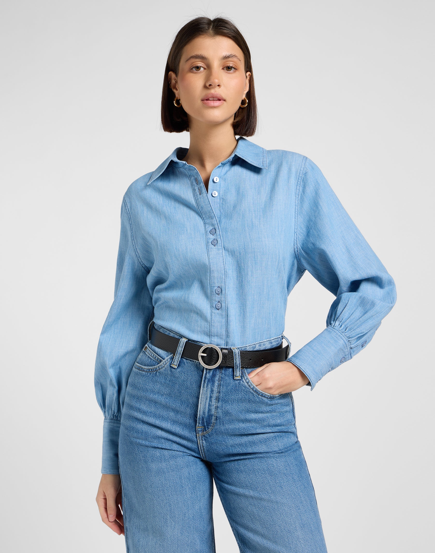 Round Buckle Belt in Black Ceinture Lee