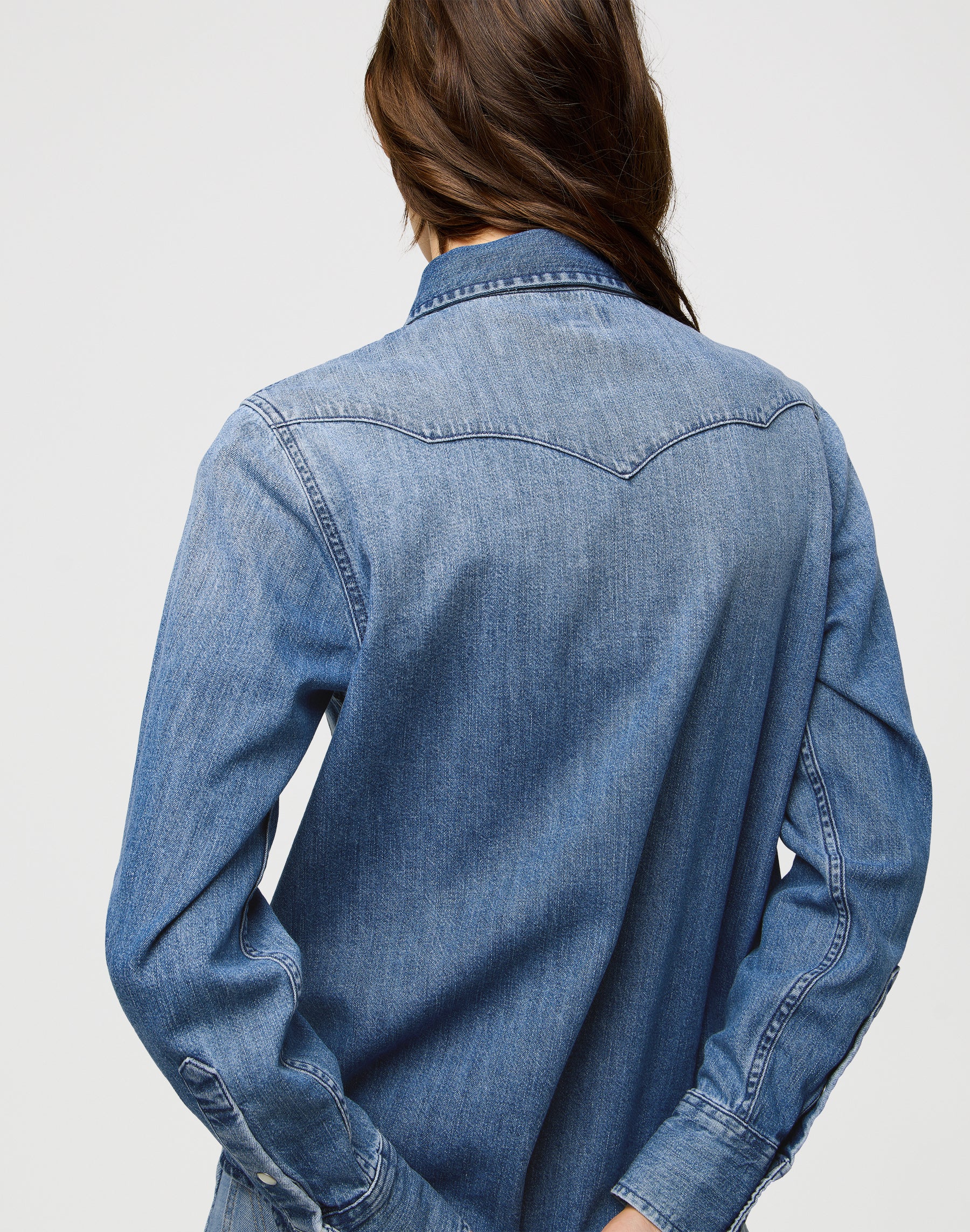 Heritage Shirt in Light Hand Chemises Wrangler