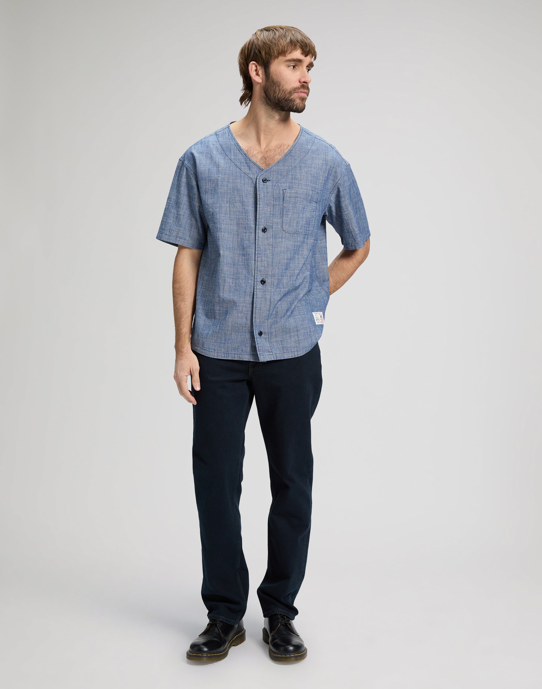 T-shirt de baseball avec poche en chambray délavé clair