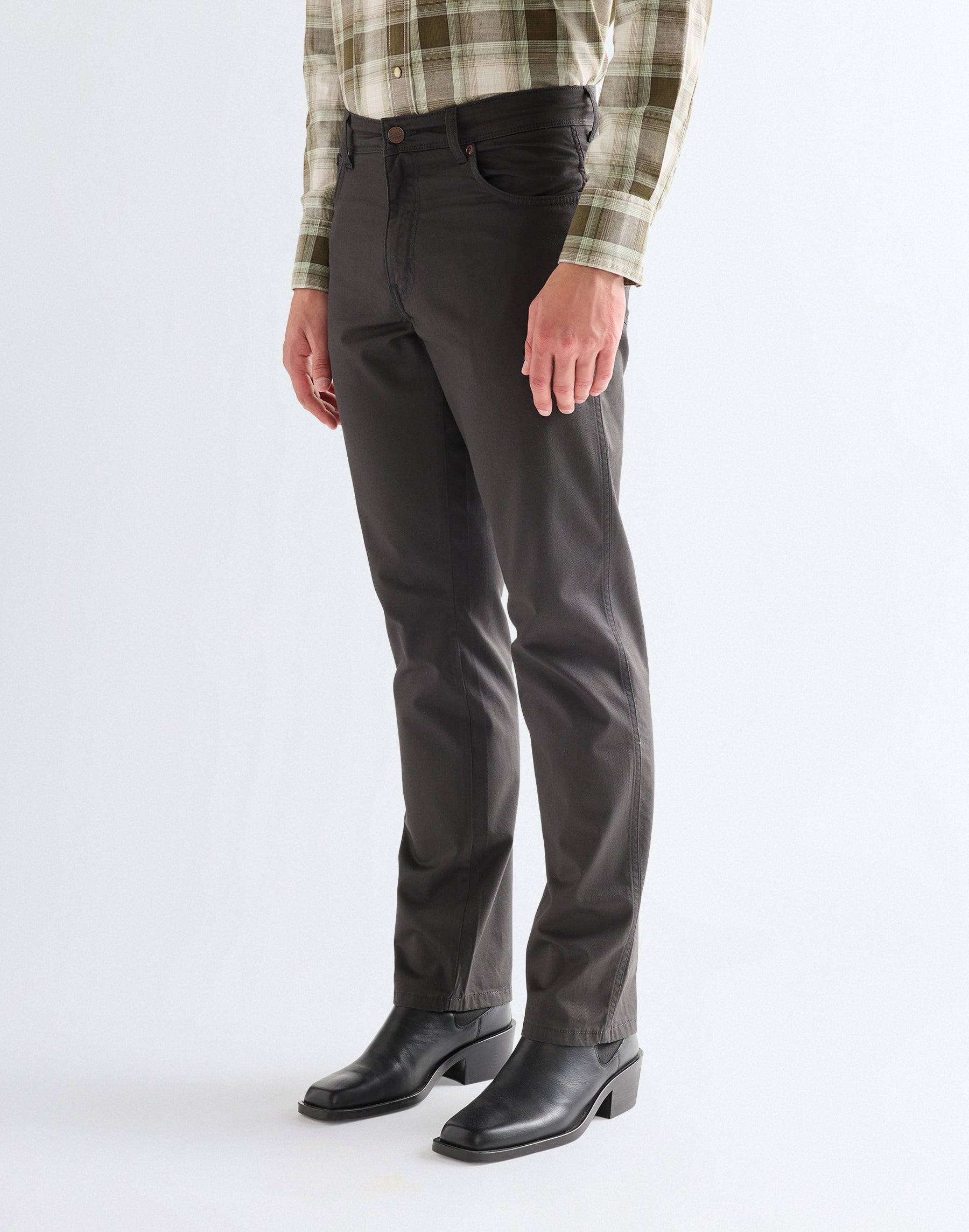 Texas in Faded Black Pantalon Wrangler