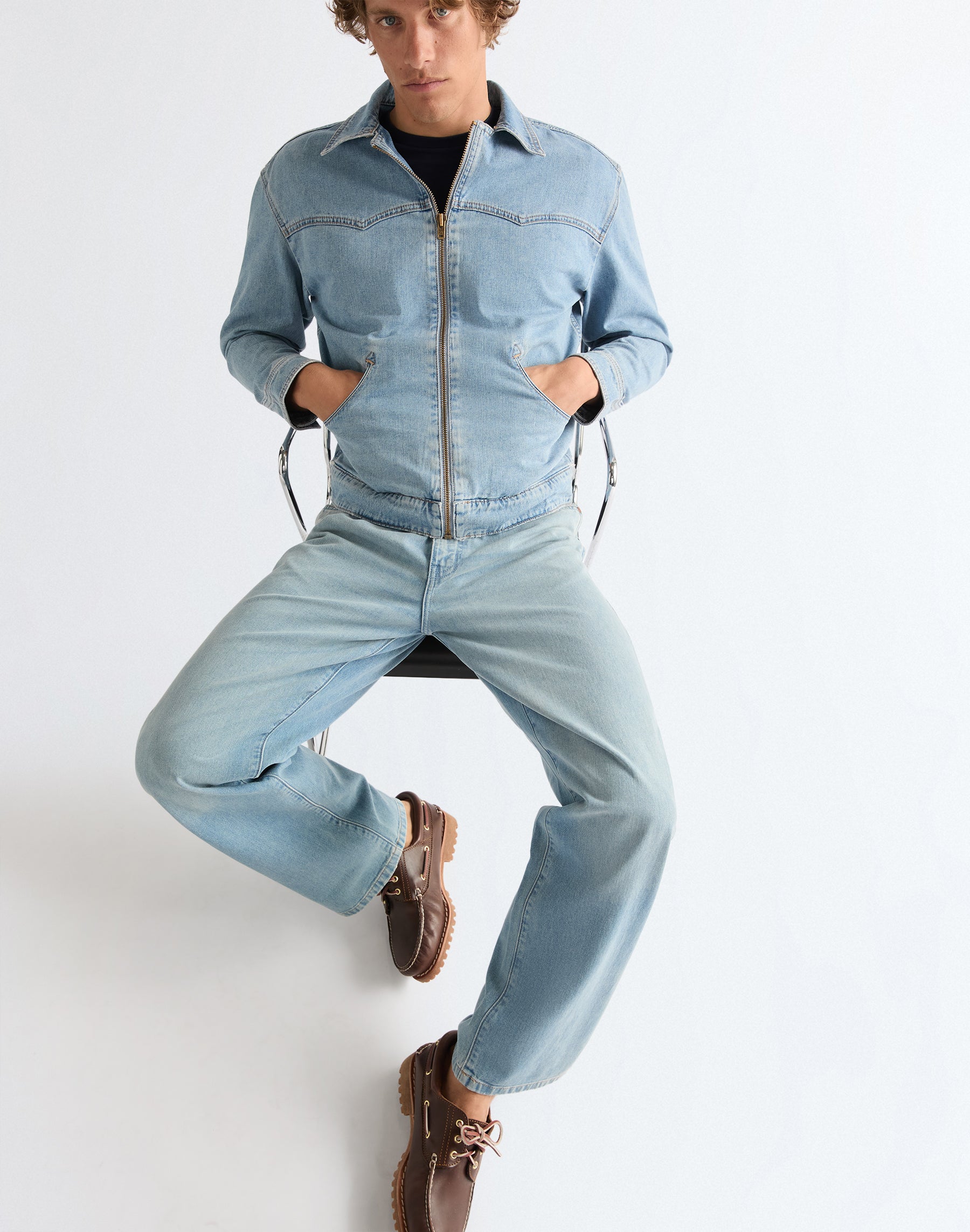 Jeans Loose Straight en Dove Wing Wrangler