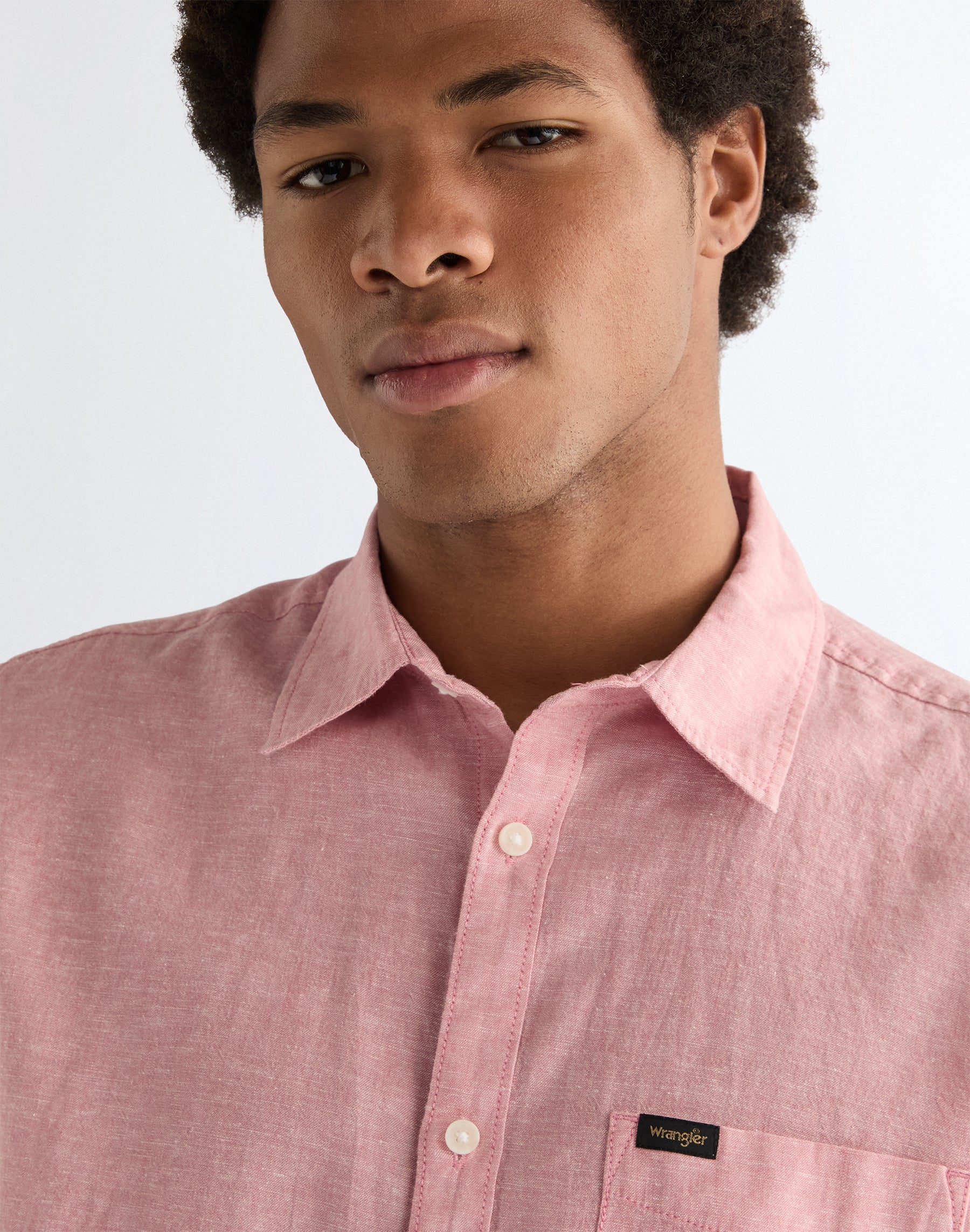 Chemise à manches courtes et 1 poche, couleur rose poudré Chemises Wrangler