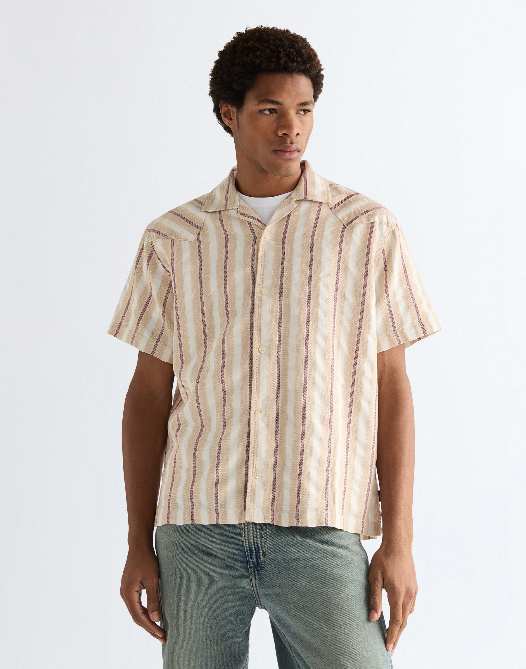 Chemise à manches courtes W Resort, couleur Tan Ruby Wine Chemises Wrangler