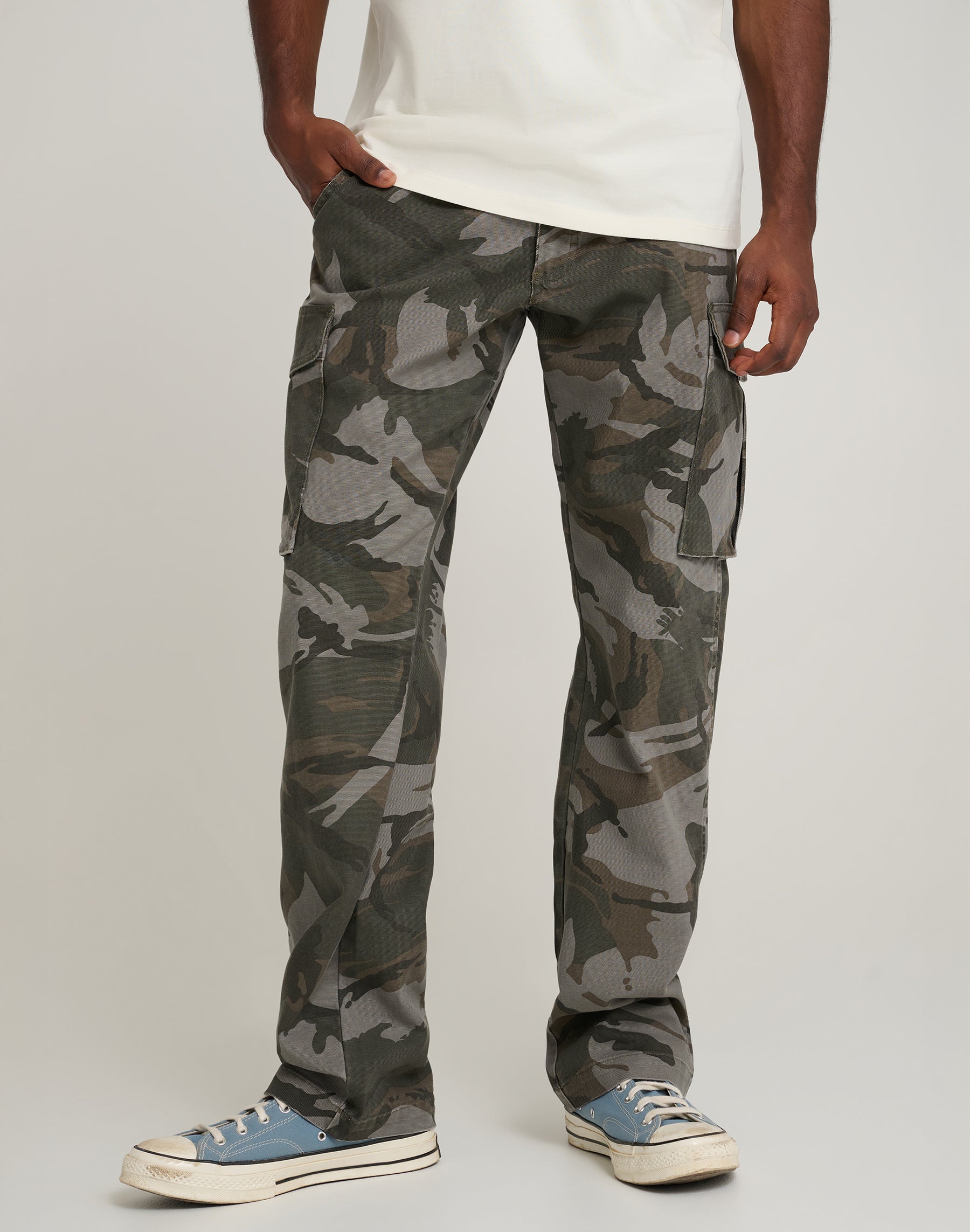 Mike Lucas Pant in Camo Pantalon Wrangler