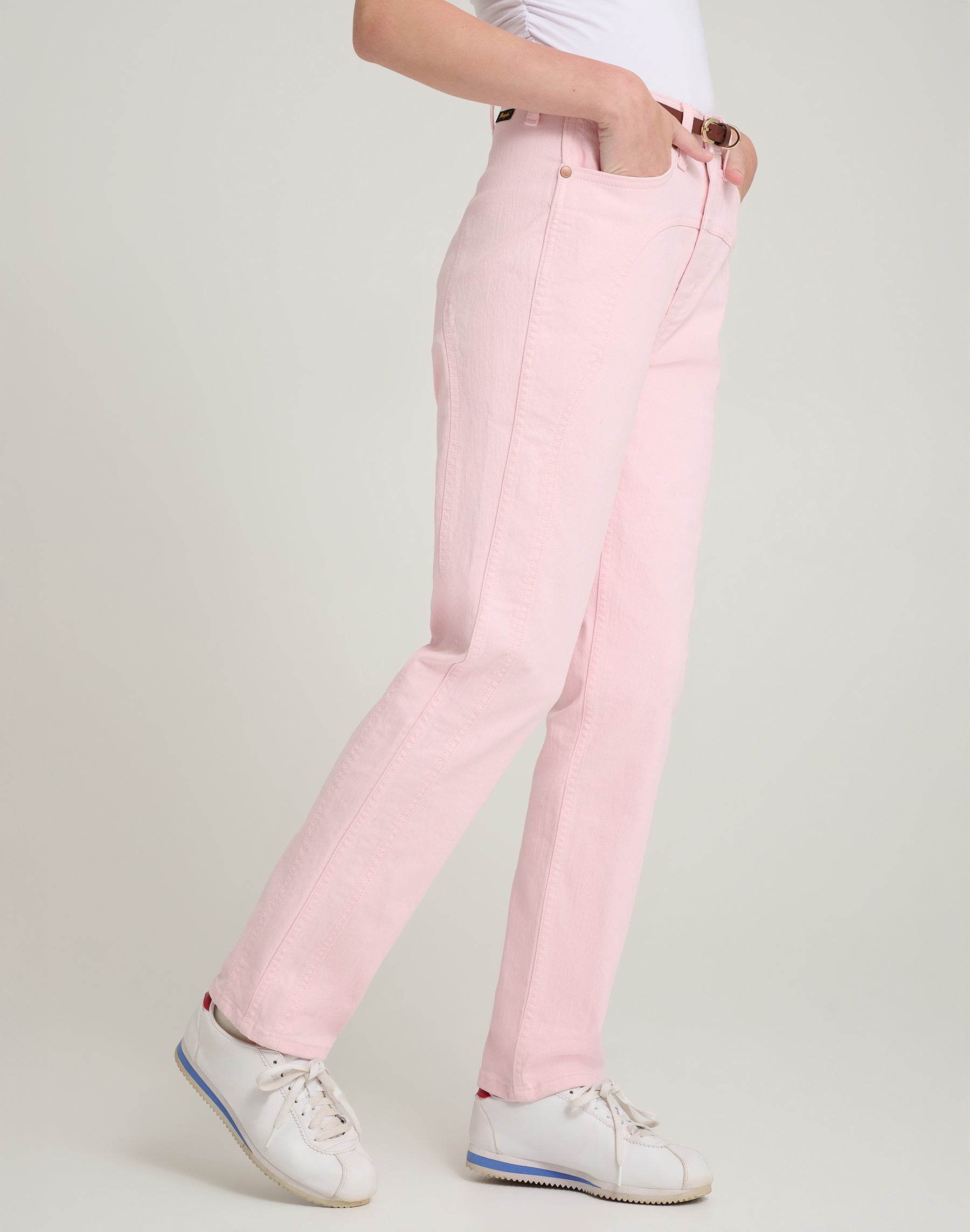 Nancy Jean en rose clair Jeans Wrangler