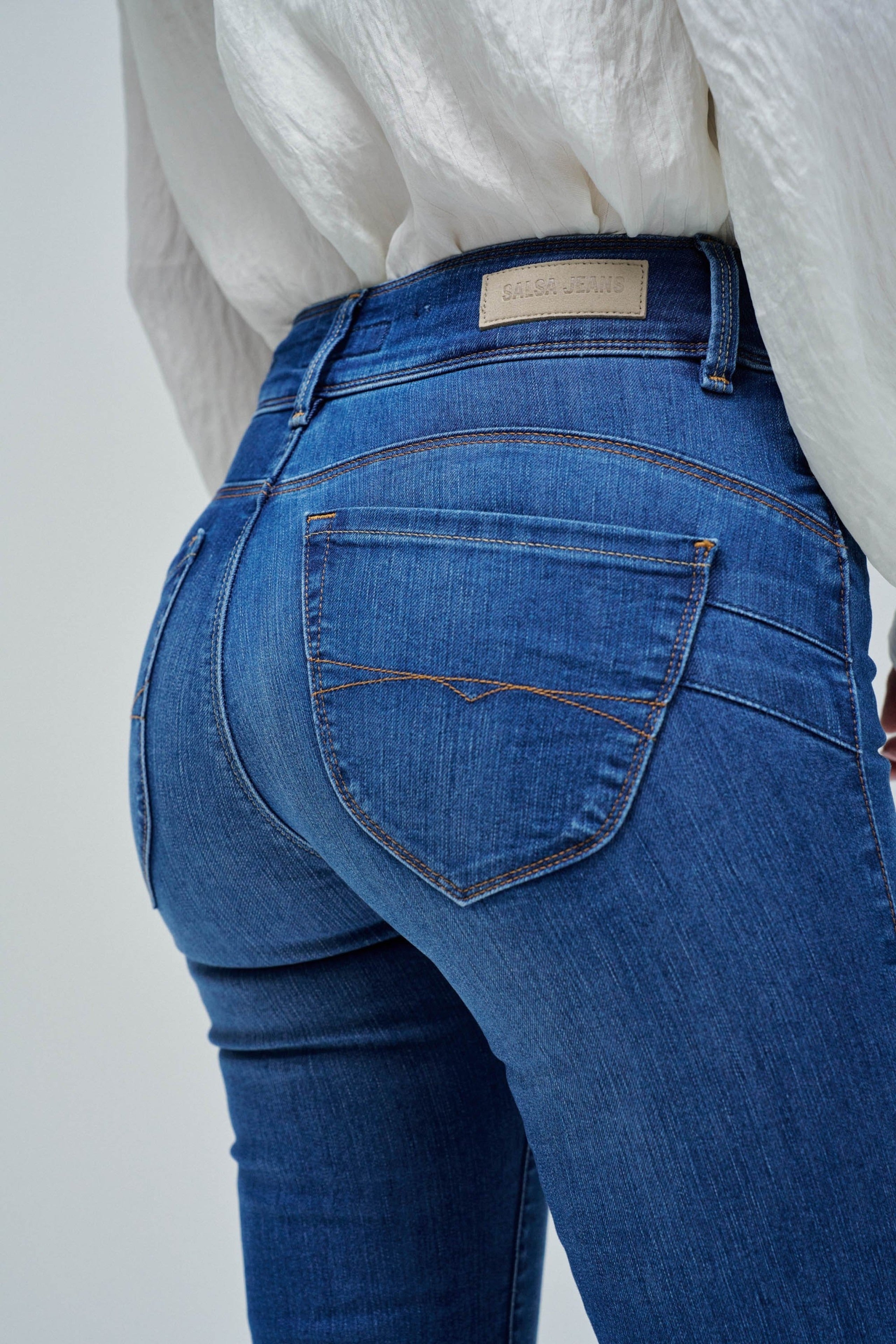 Jeans Secret Slim Push-In en Medium Wash Salsa Jeans