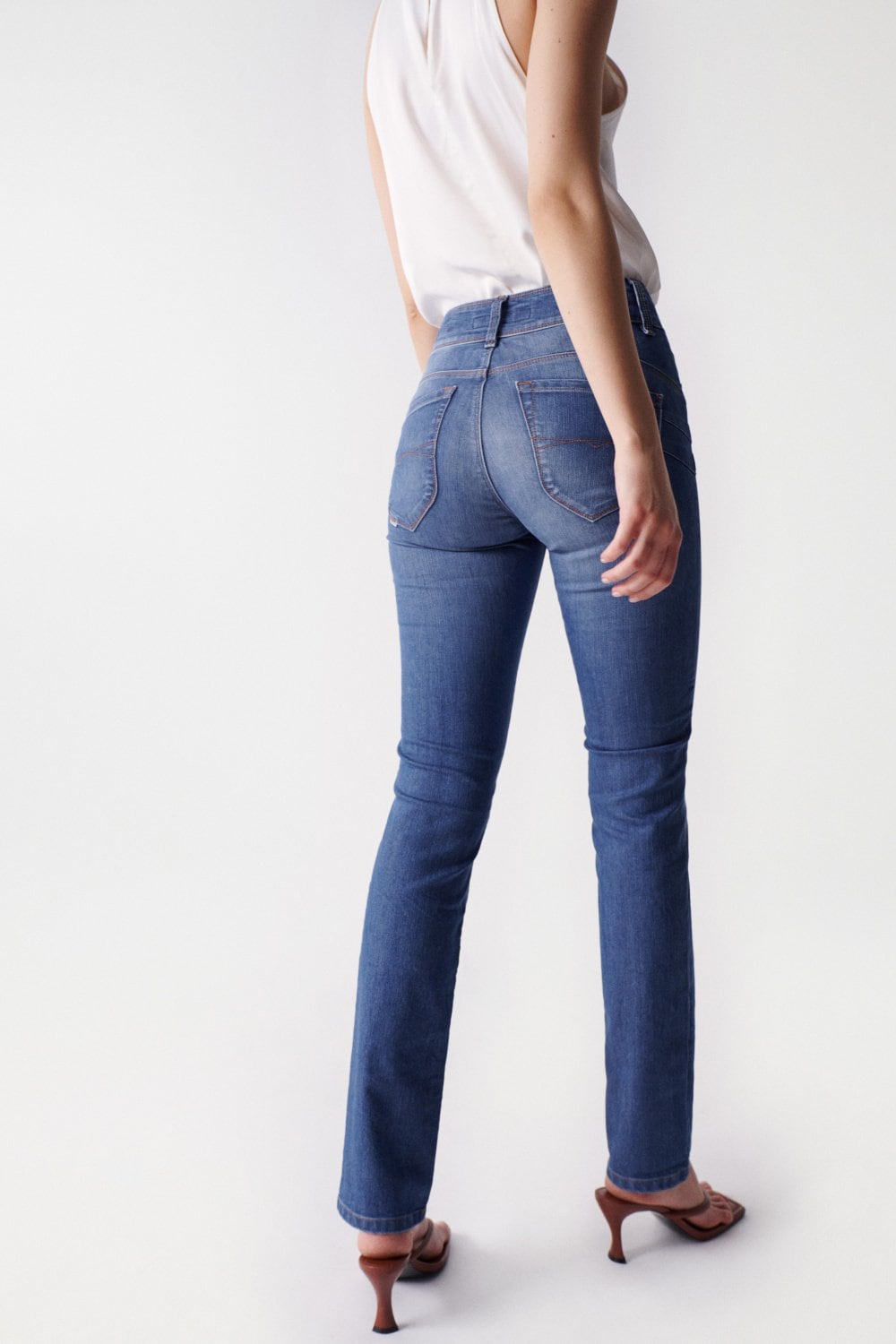 Jeans Secret Slim Push-In en Medium Wash Salsa Jeans   