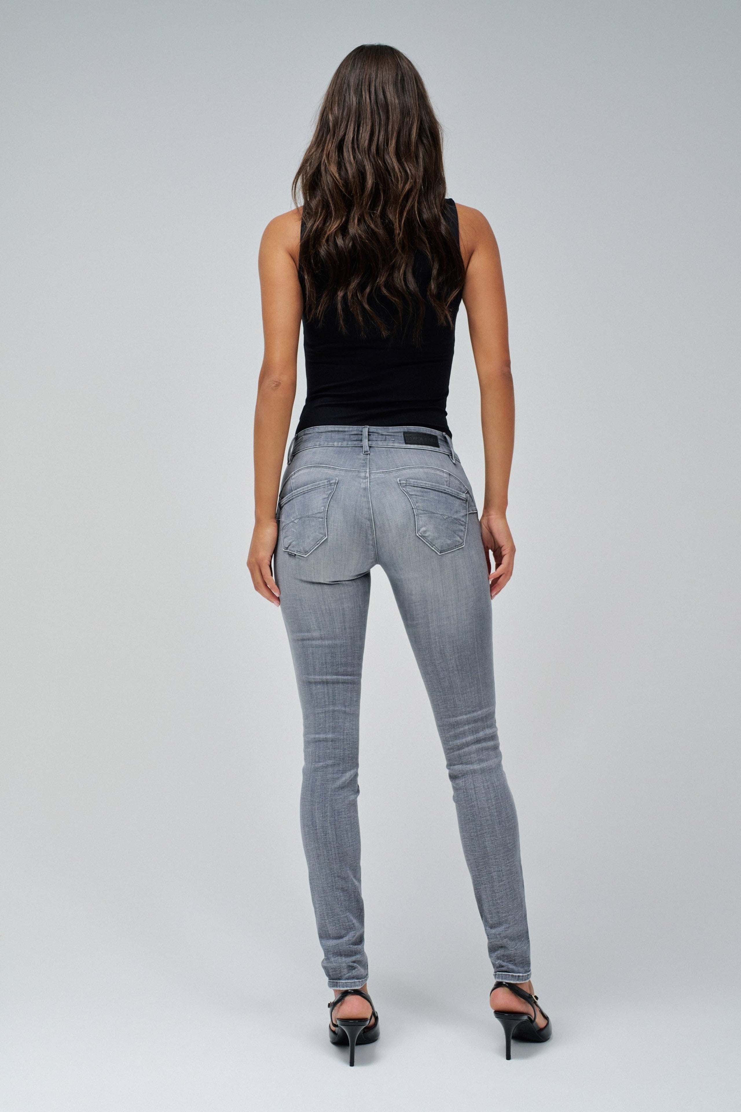 Jeans Wonder Skinny Push-Up en gris foncé Salsa Jeans